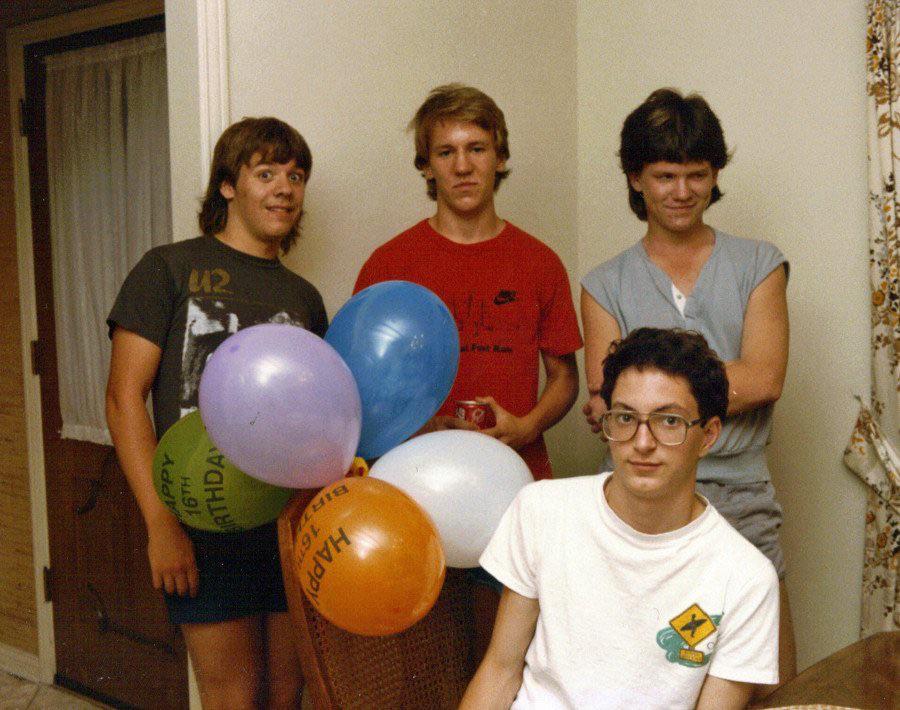 A young Elliott Smith with his high school band, 1980’s r/OldSchoolCool