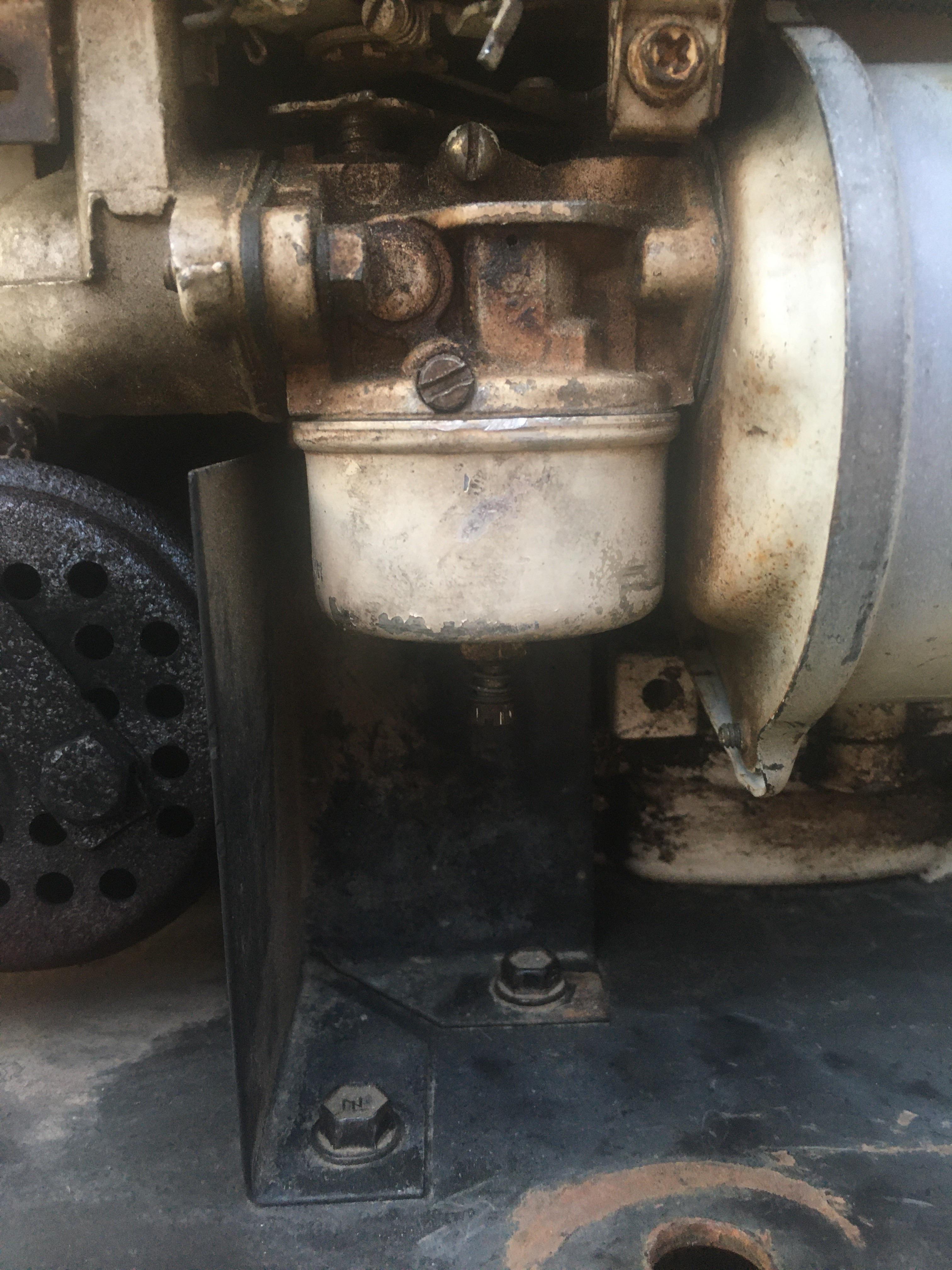 Need help with the adjustment screws on an old tecumseh engine. The