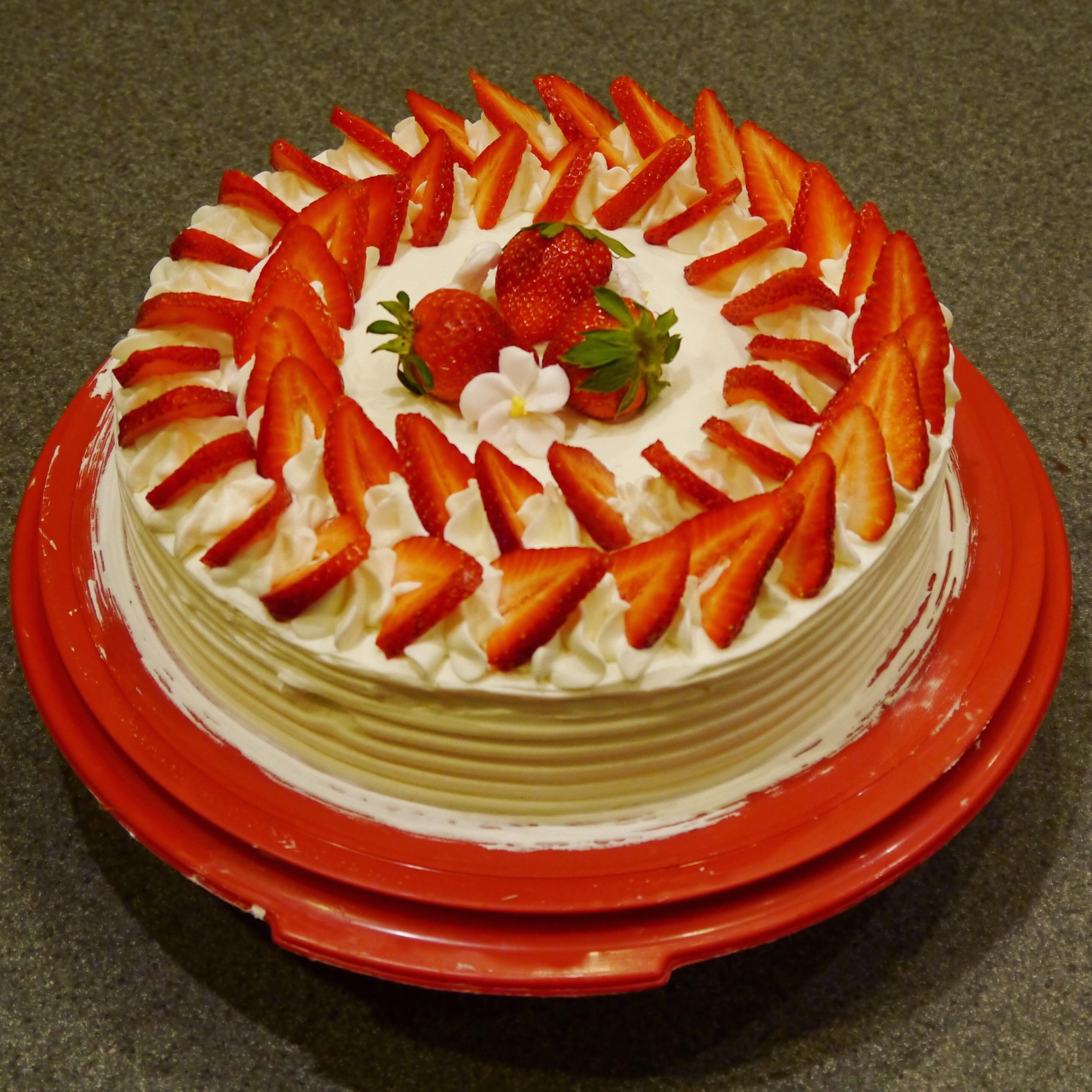 [homemade] Japanese strawberry shortcake (xpost r/baking) r/food