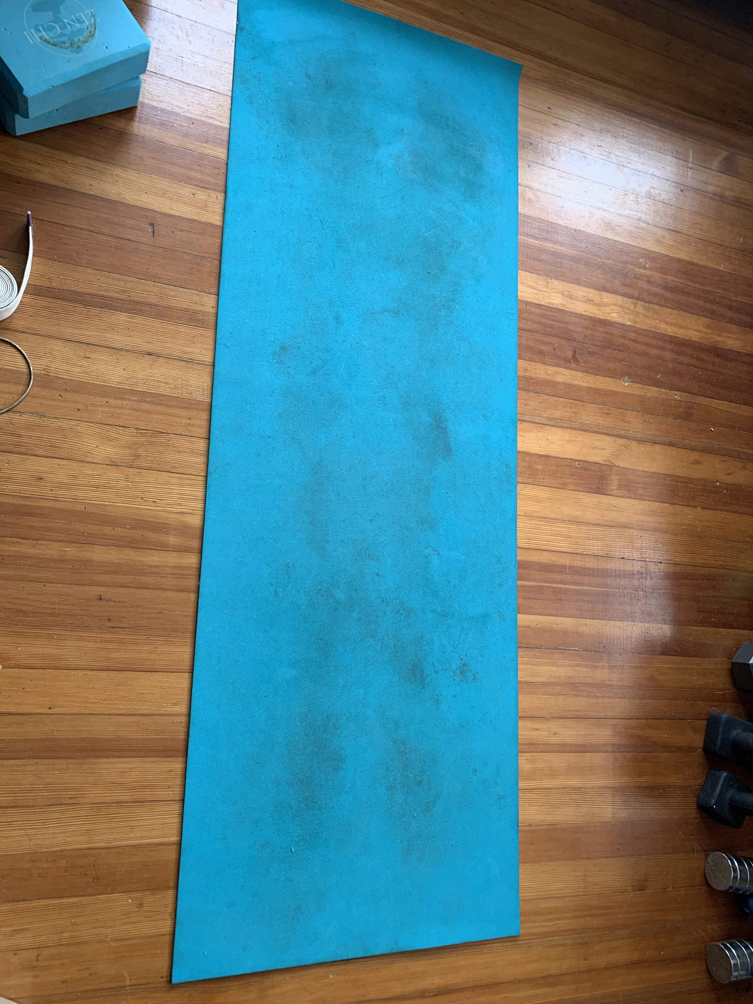 How to get this Jade mat clean??? r/yoga