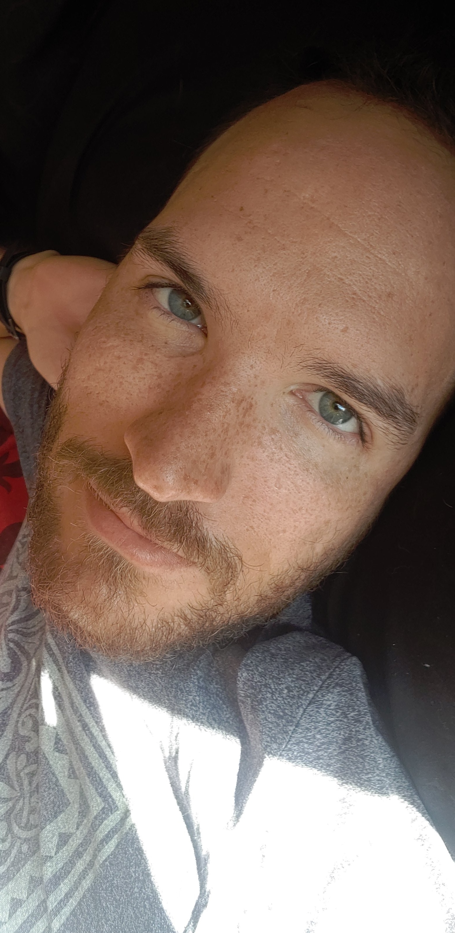 When the bed is too comfy to leave. r/selfie