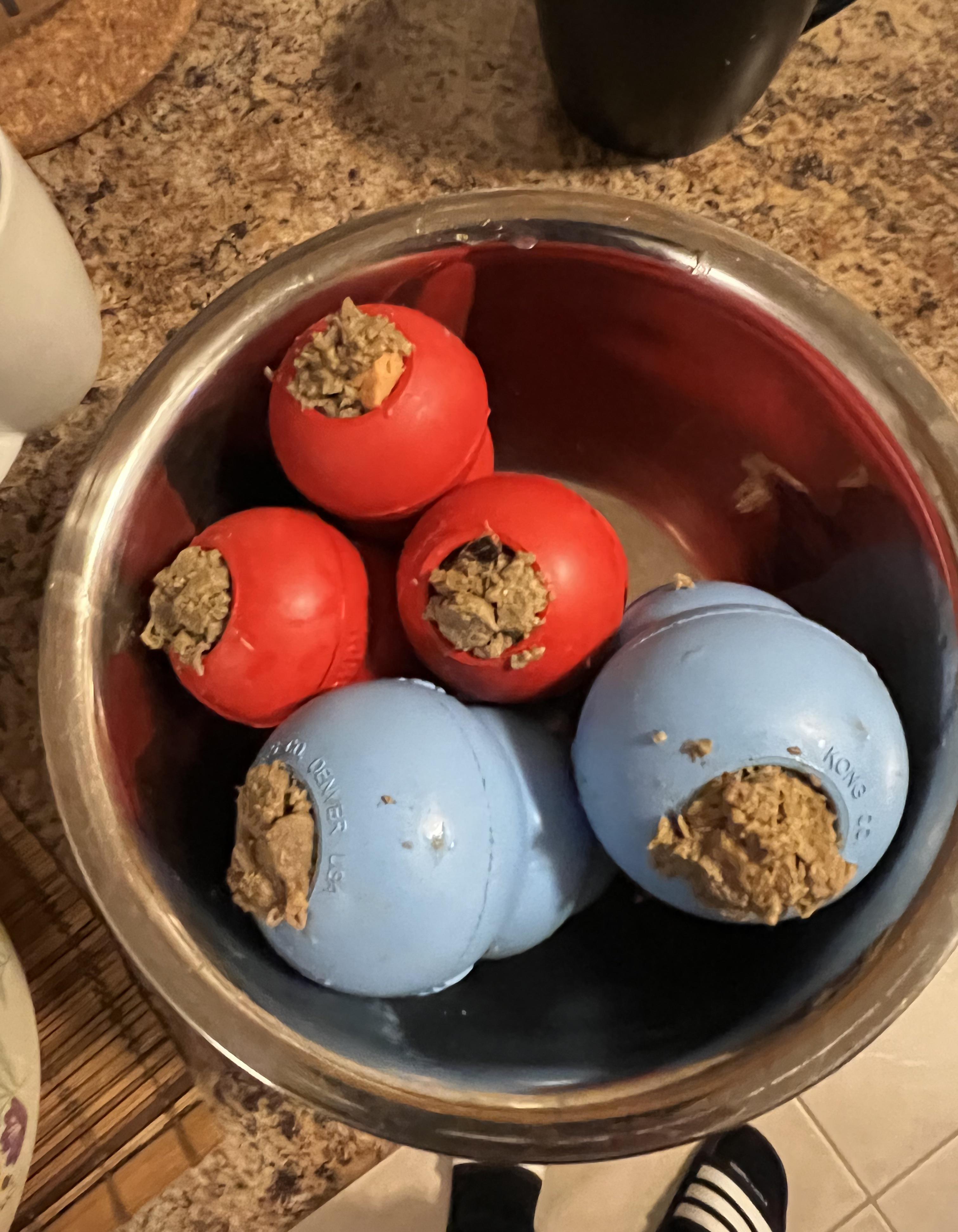 How do you guys stuff kongs? I've been trying frozen wet dog food with