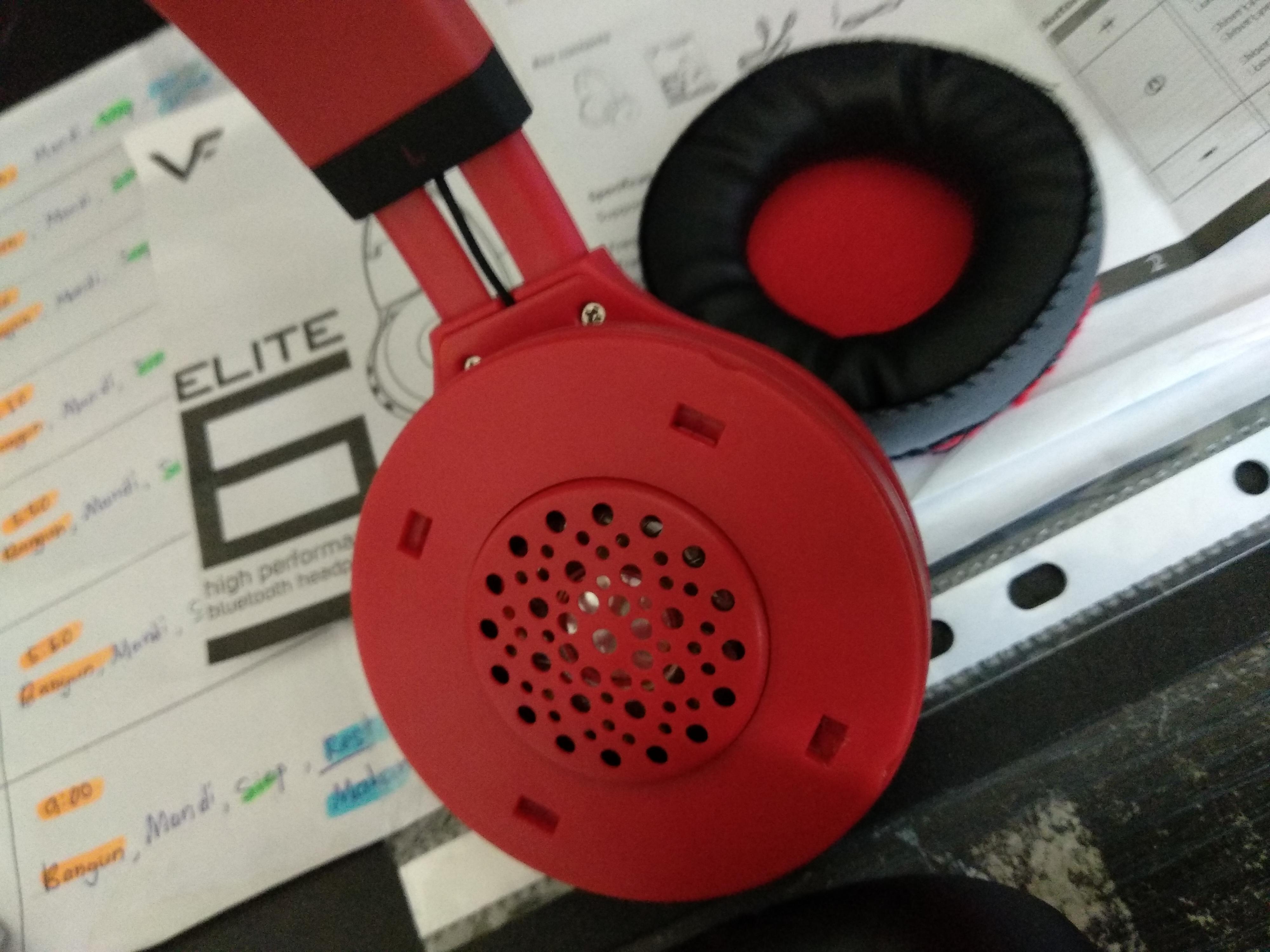 How do i put back the earcups inside this headphones 😢😢 just bought it