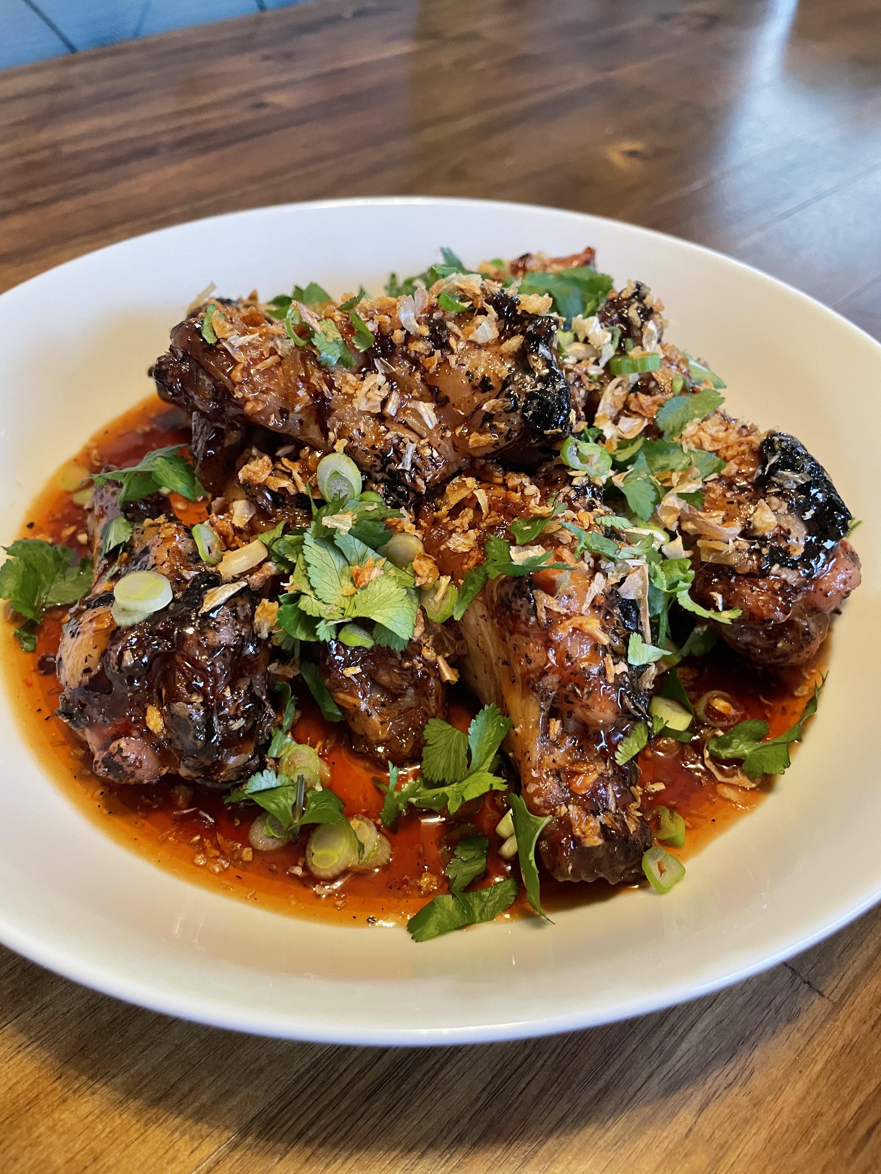 [Homemade] Vietnamese style fish sauce caramel chicken wings r/food