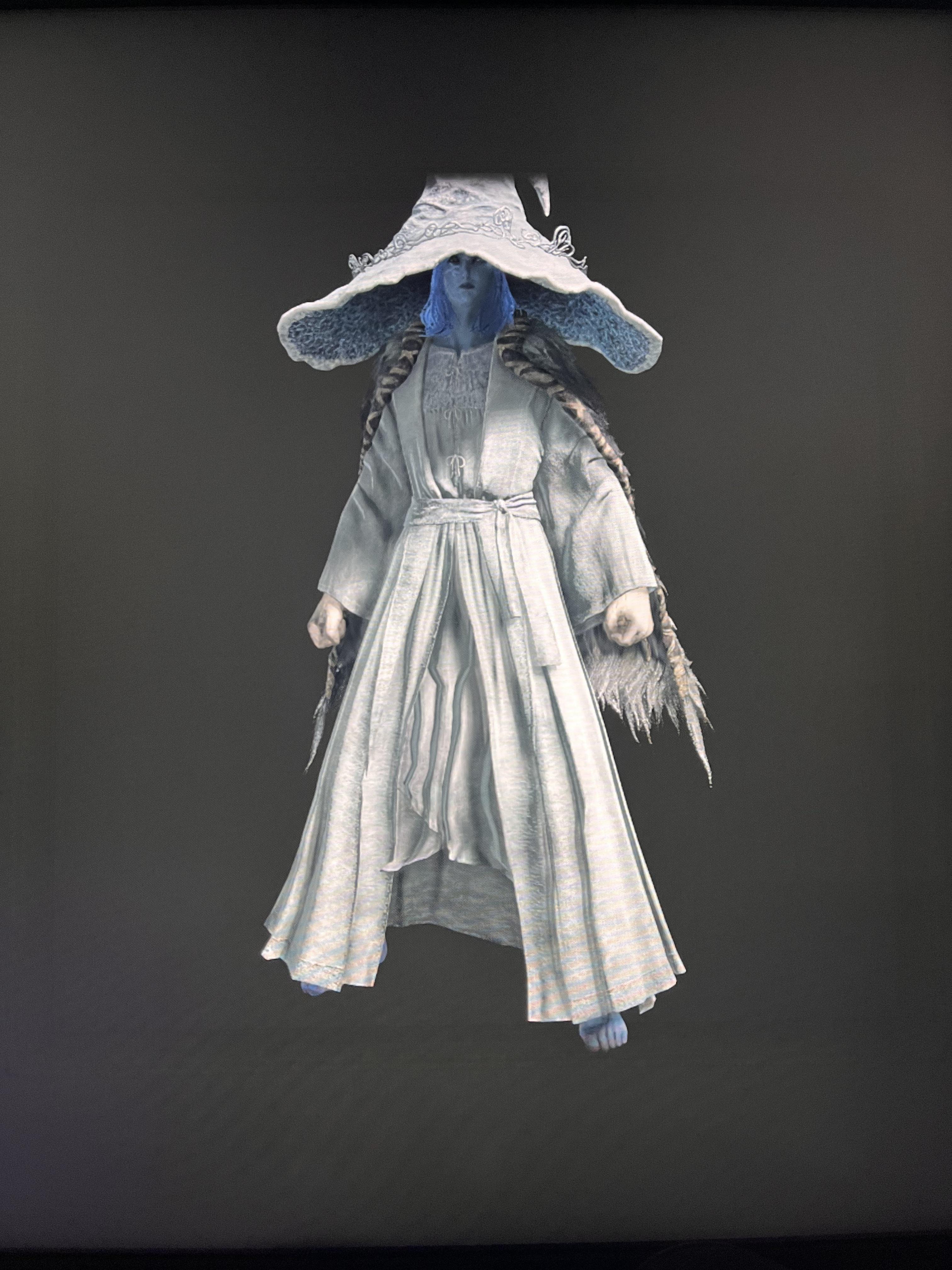 I’d love some fashion advice—what gauntlets would look best with the