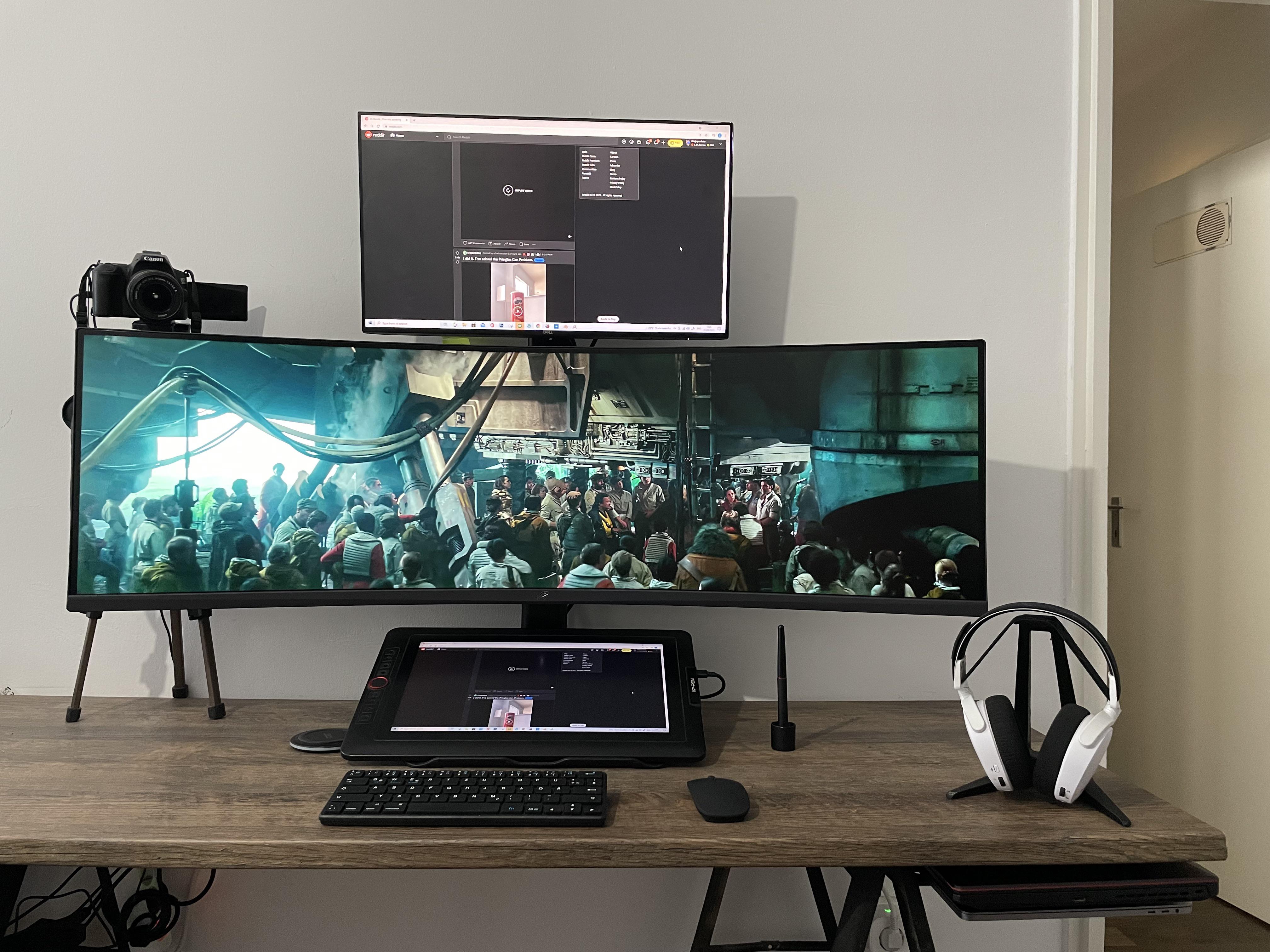 Haven’t seem much pen tablet setups here, so here’s my contribution my new home office setup