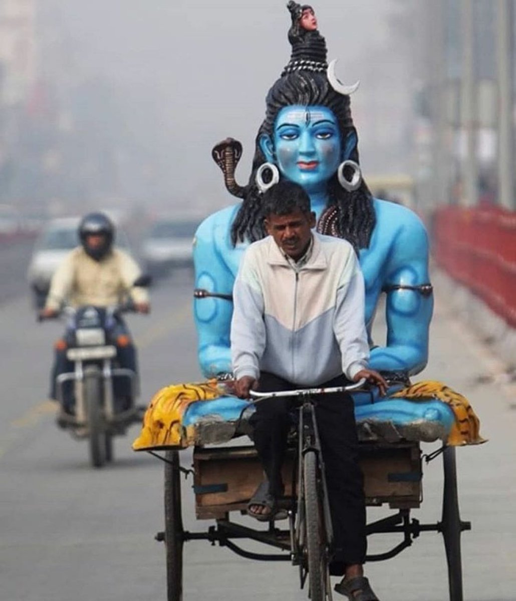 Shiva taking a ride on Rickshaw r/IndiaSpeaks