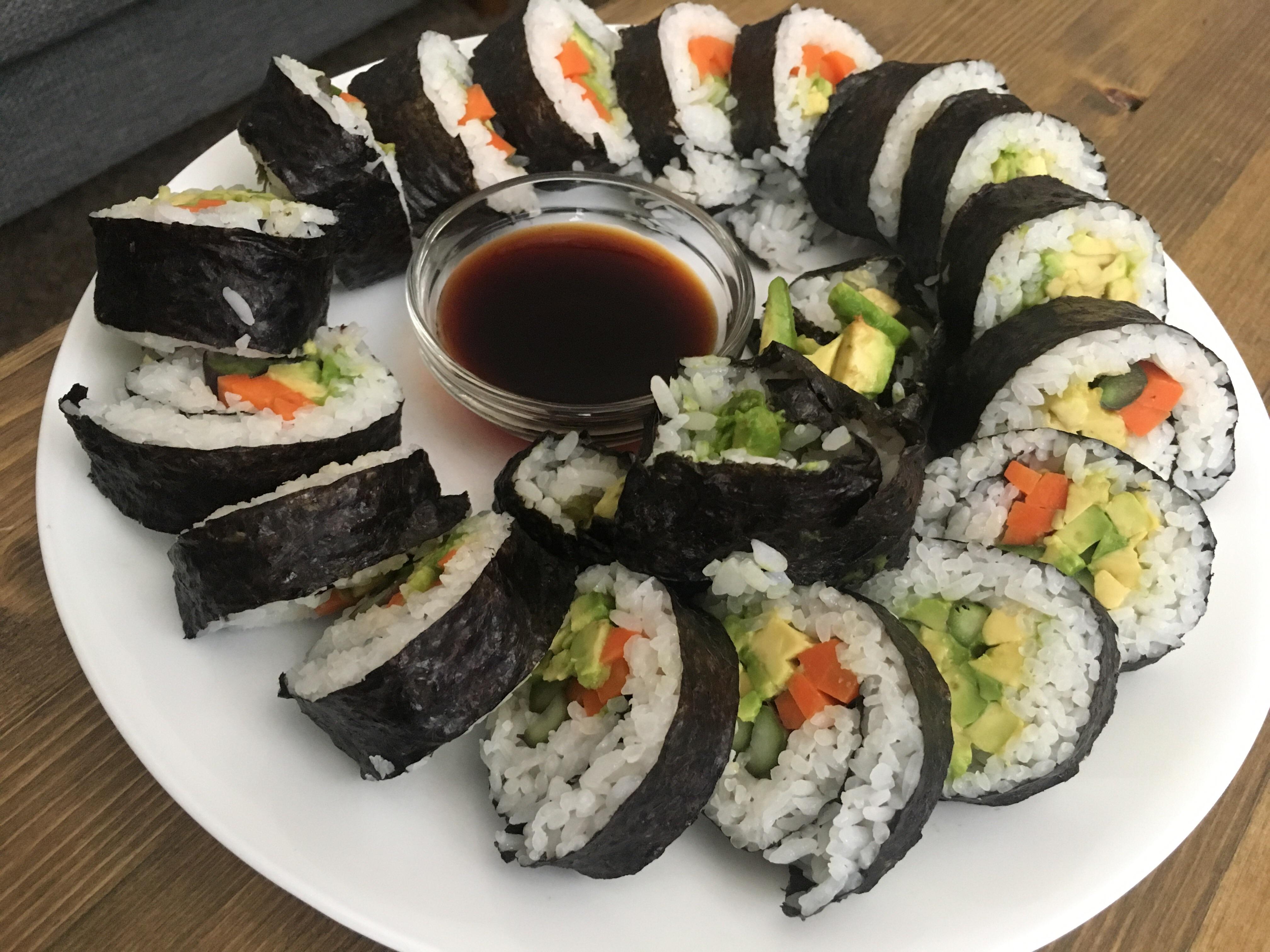 Homemade vegan veggie sushi rolls. r/vegan
