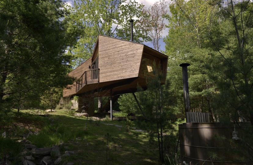 The Willow Treehouse in upstate New York. Super modern design! r