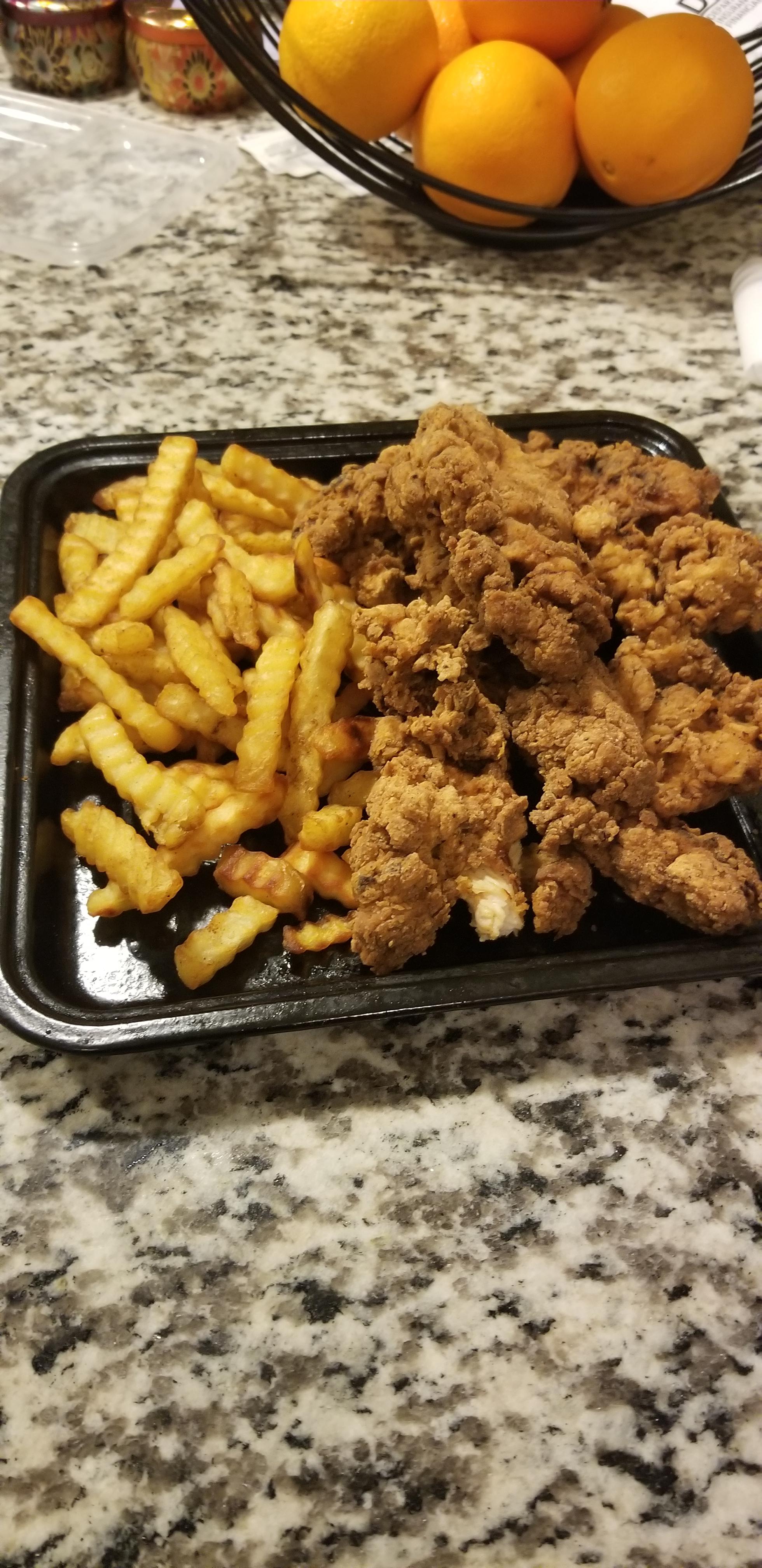 Homemade chicken tenders basket r/FoodPorn
