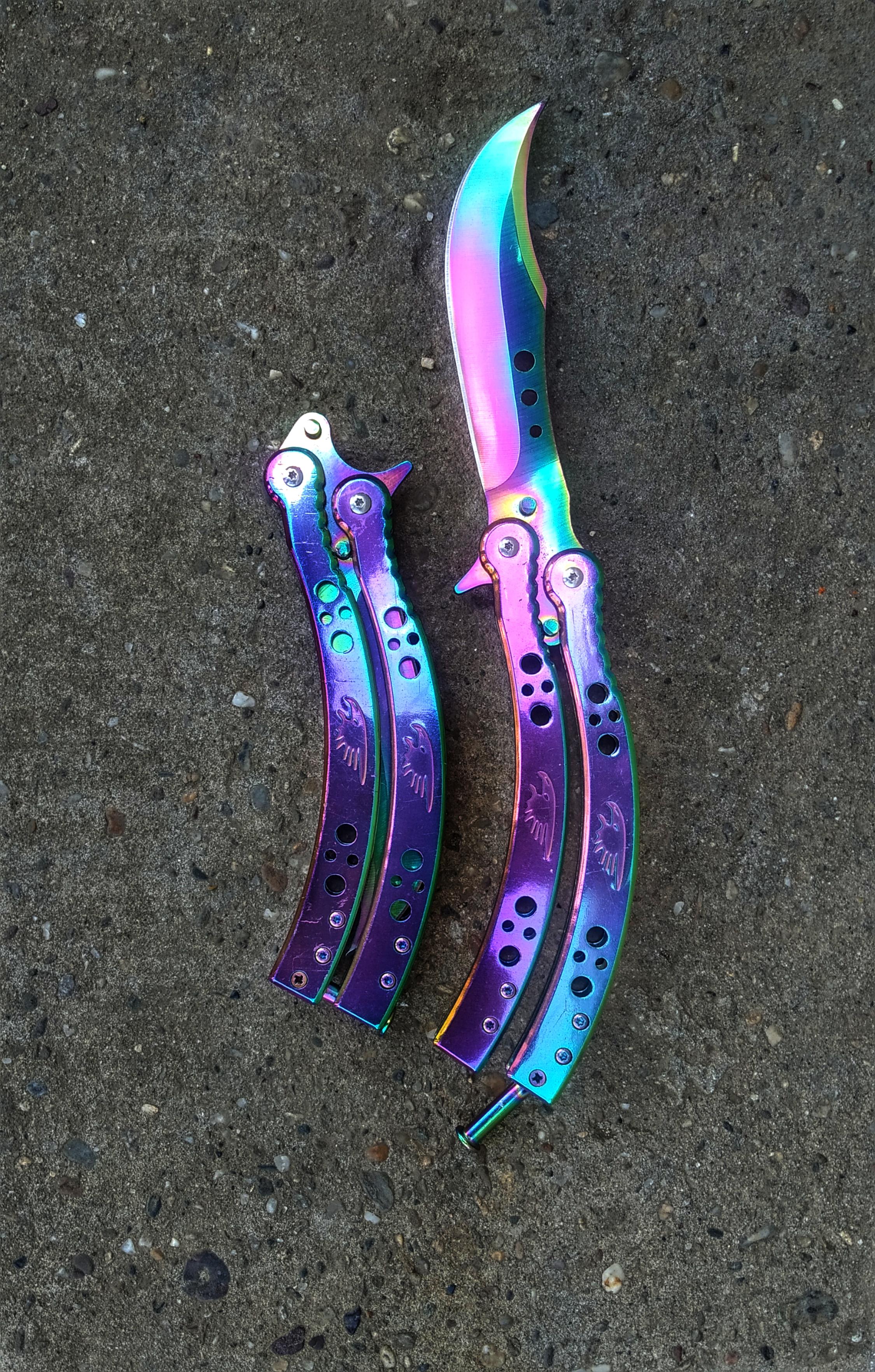 My first butterfly knife, i know it's cheap and not good for tricks but