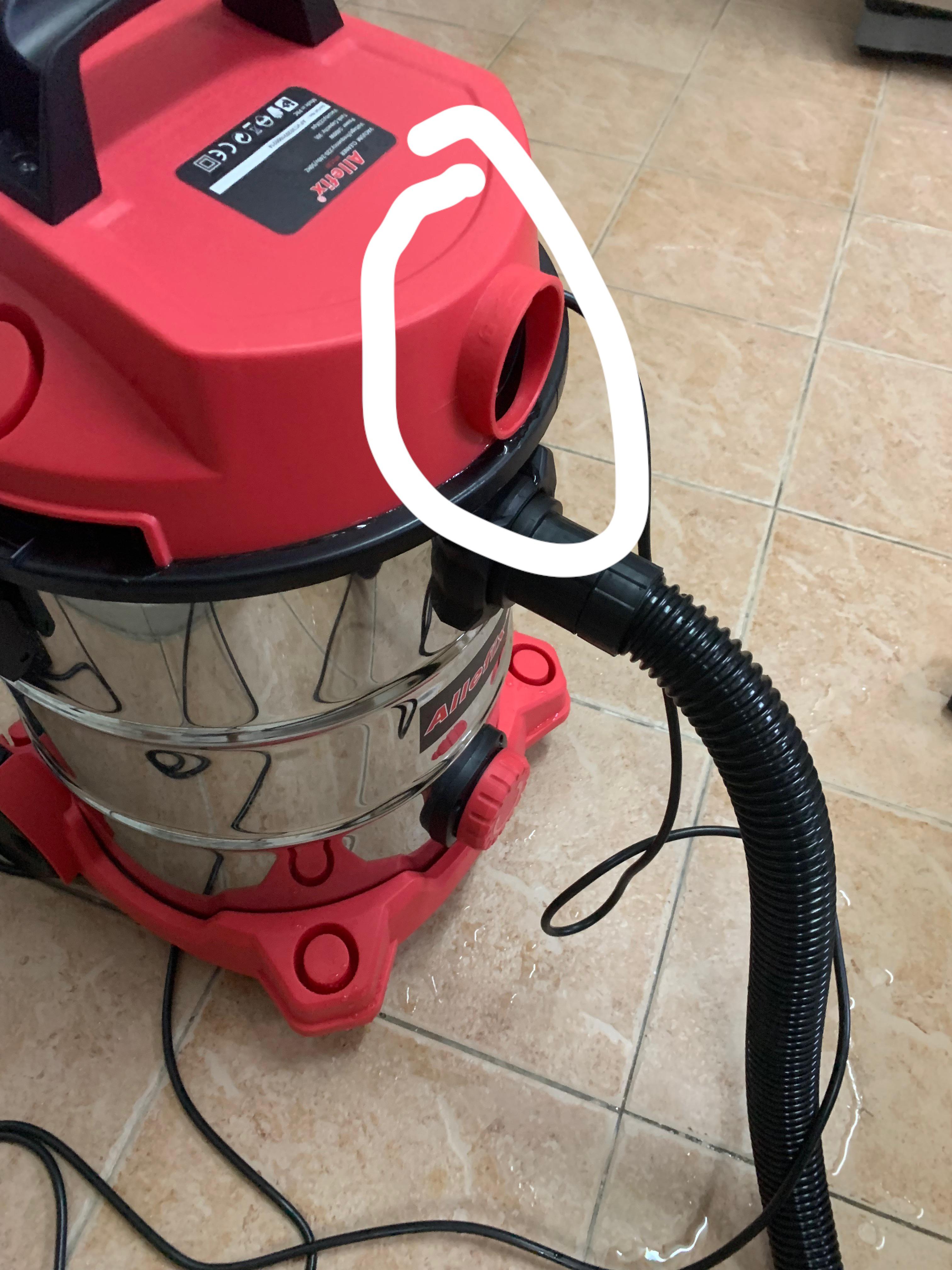 So basically i have this wet/dry vacuum. It has a another airhole to