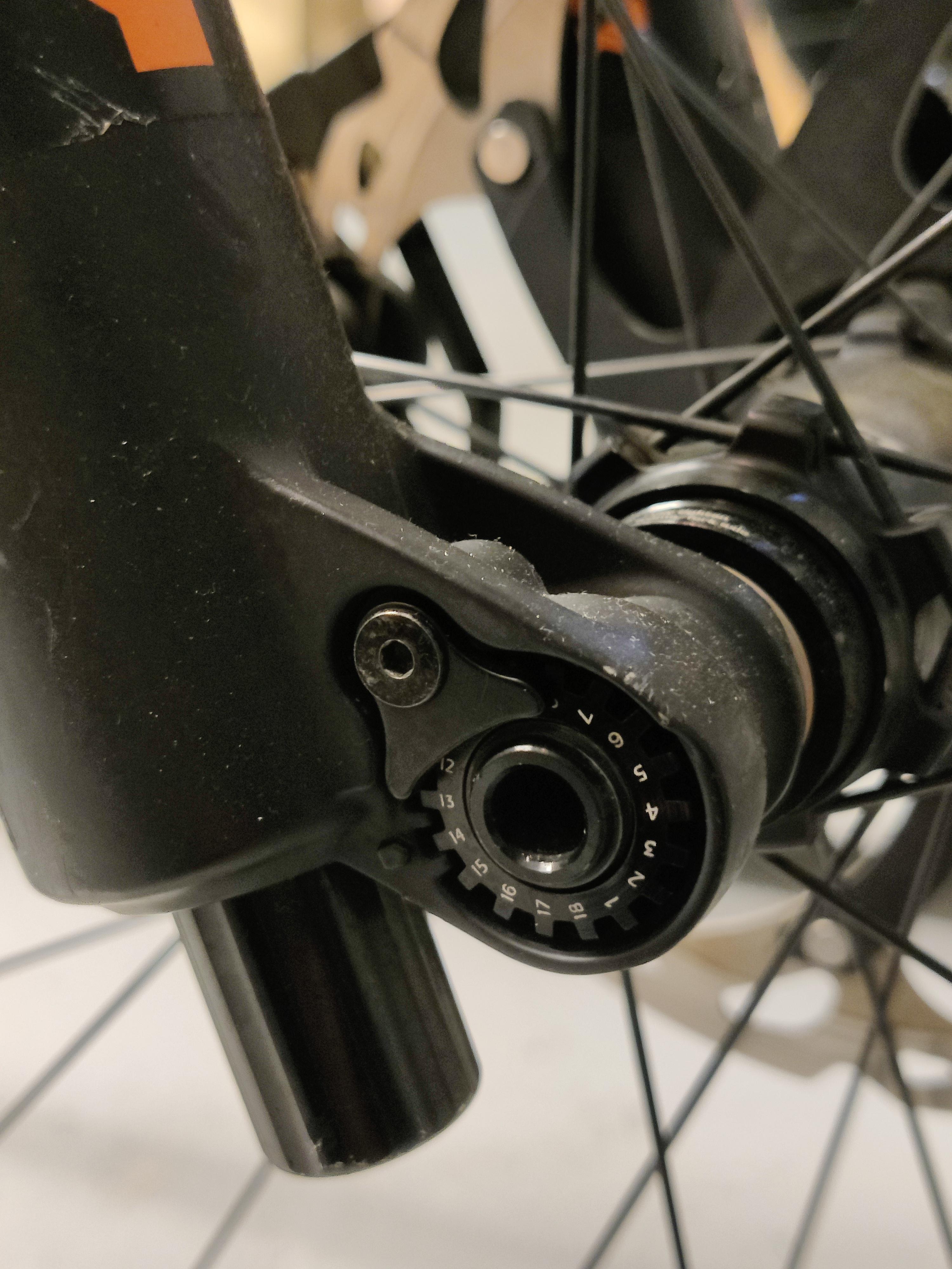 Could anyone tell me what this is? Fox 36 Factory. Thanks. : r/bikewrench