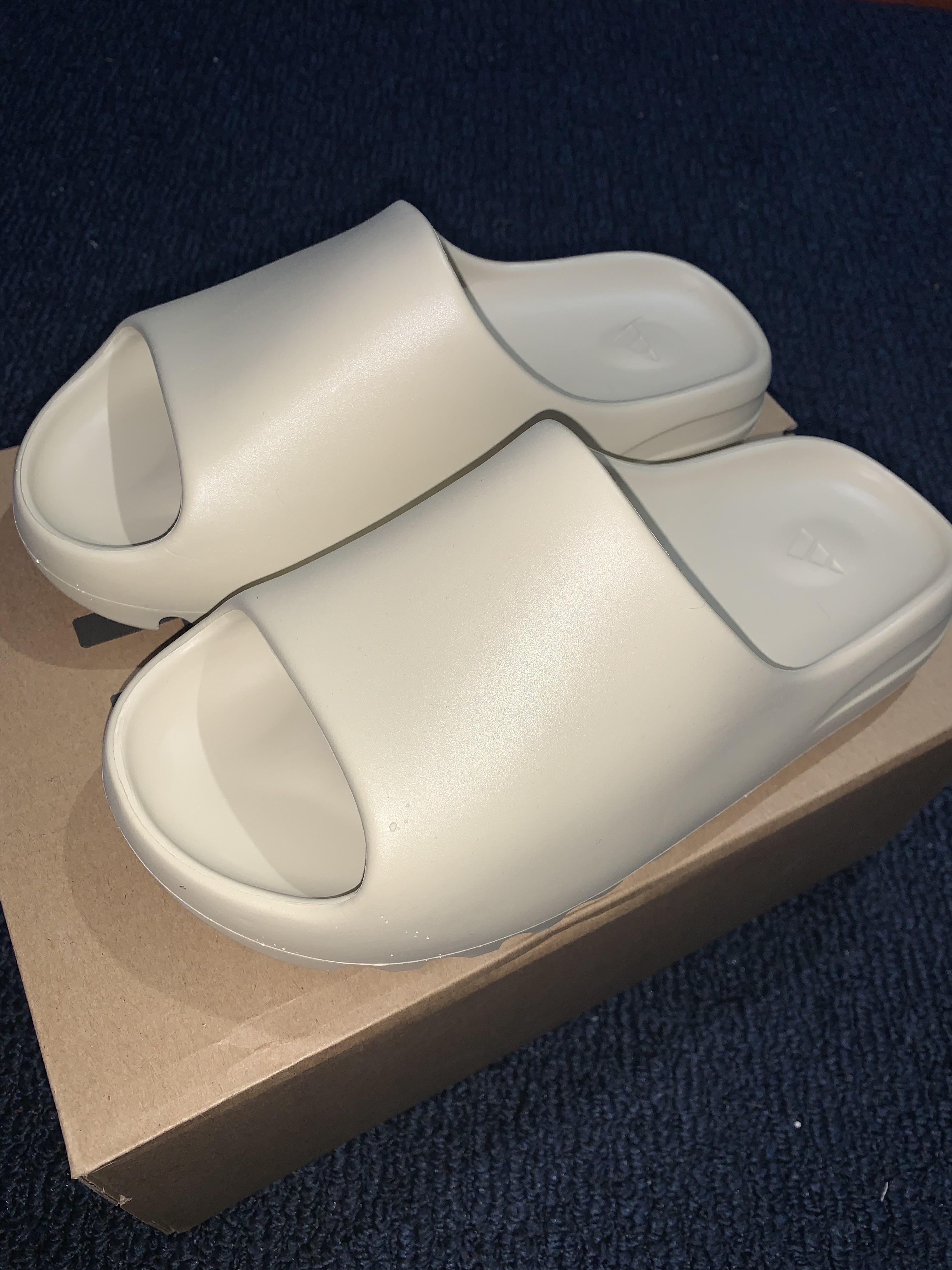 S/O Monica with the 2 day shipping on my prison slippers 🔥🔥 r/Repsneakers