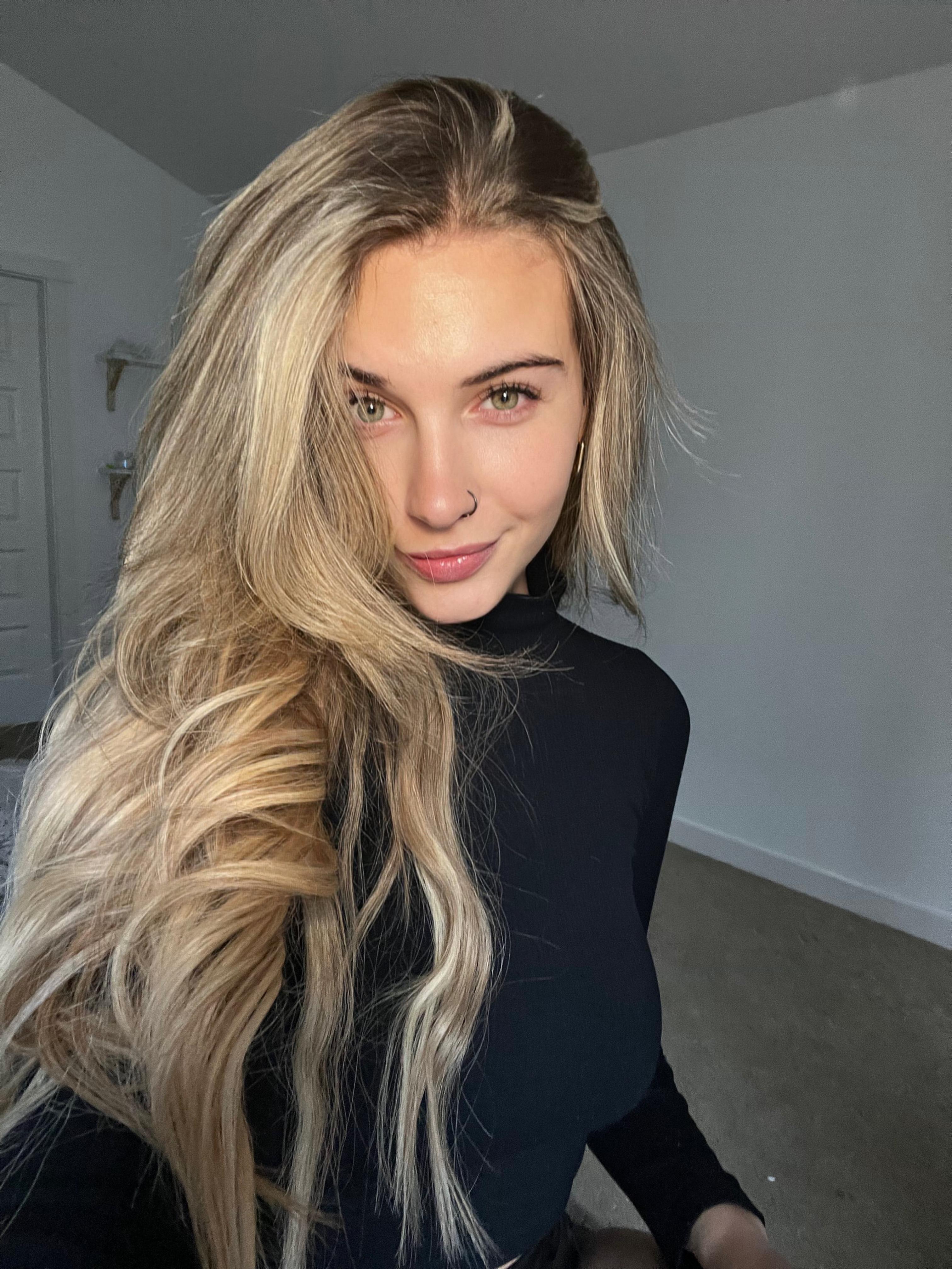 230 best Rileywoodx images on Pholder | Faces, SFW Next Door Girls and Selfie