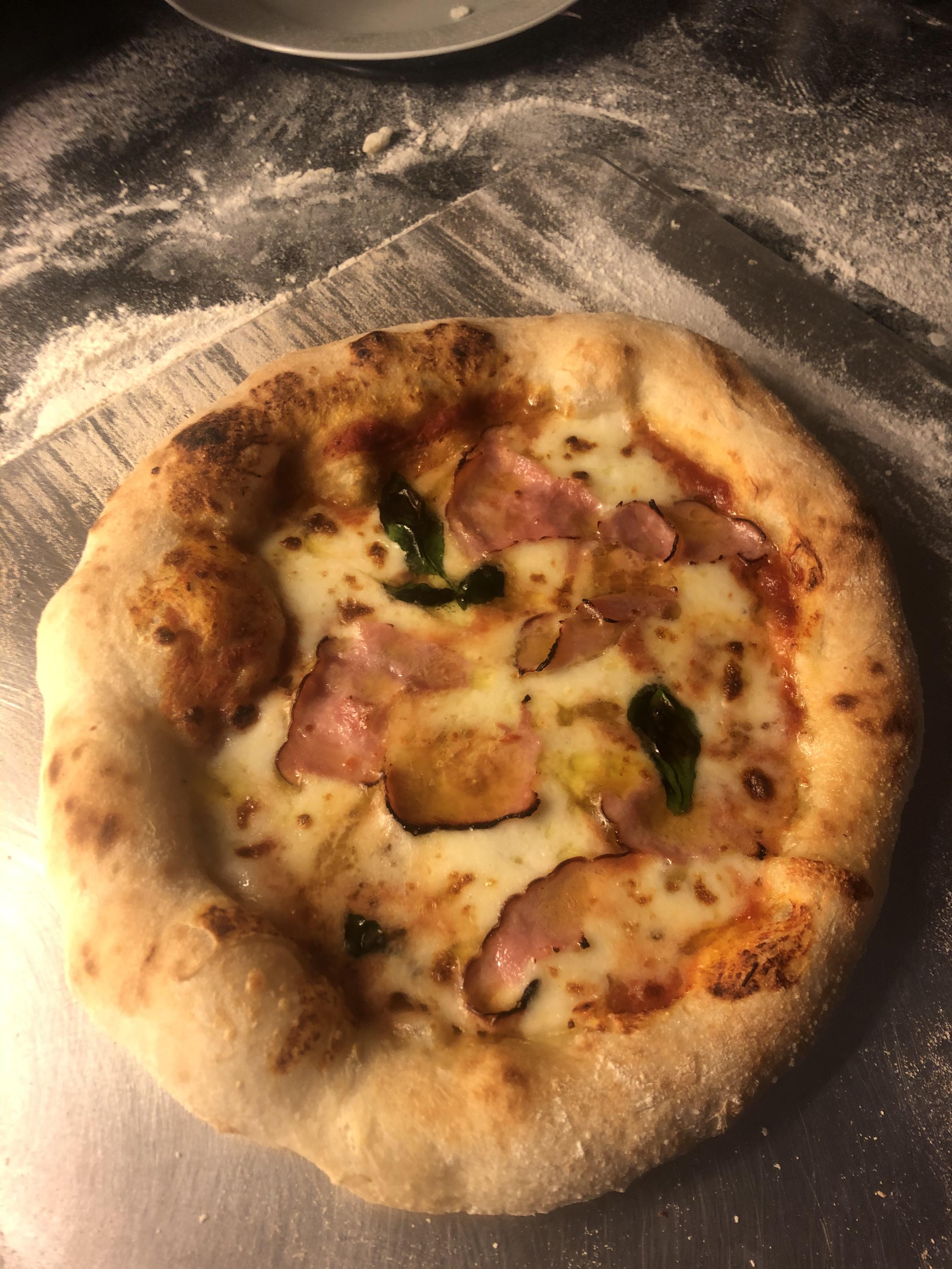 72 hour cold ferment, 50 hydration dough, Pizza steel bake. r/Pizza