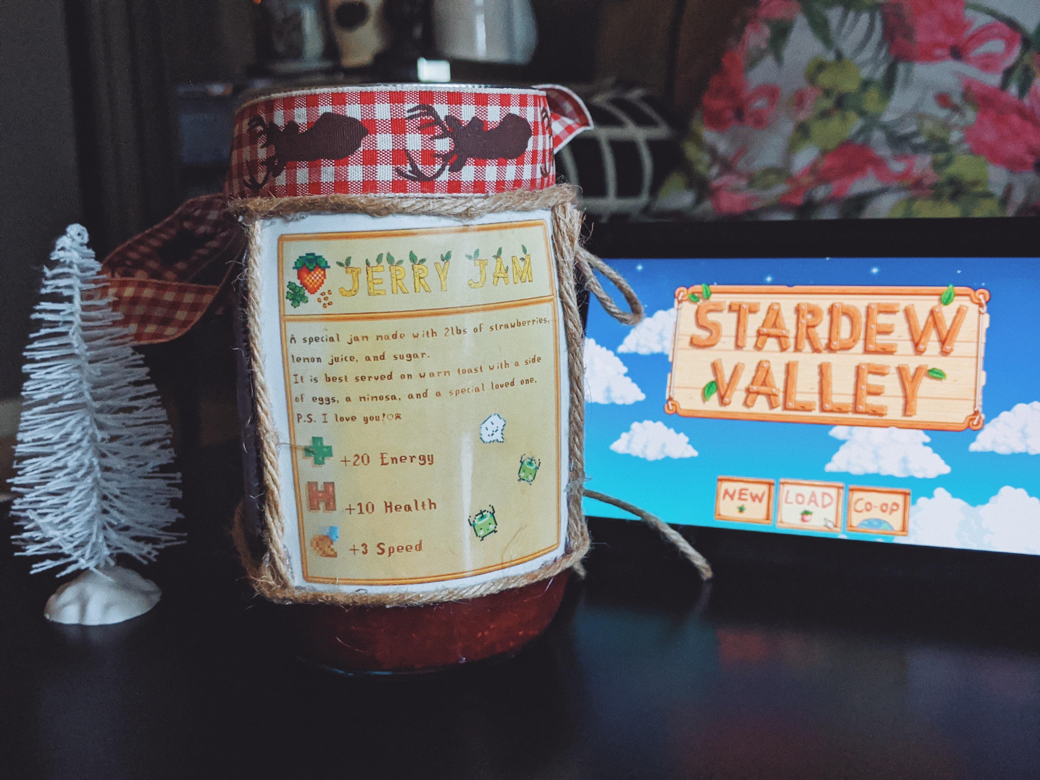 I made strawberry “jelly” for my bf. He introduced me to stardew ) r