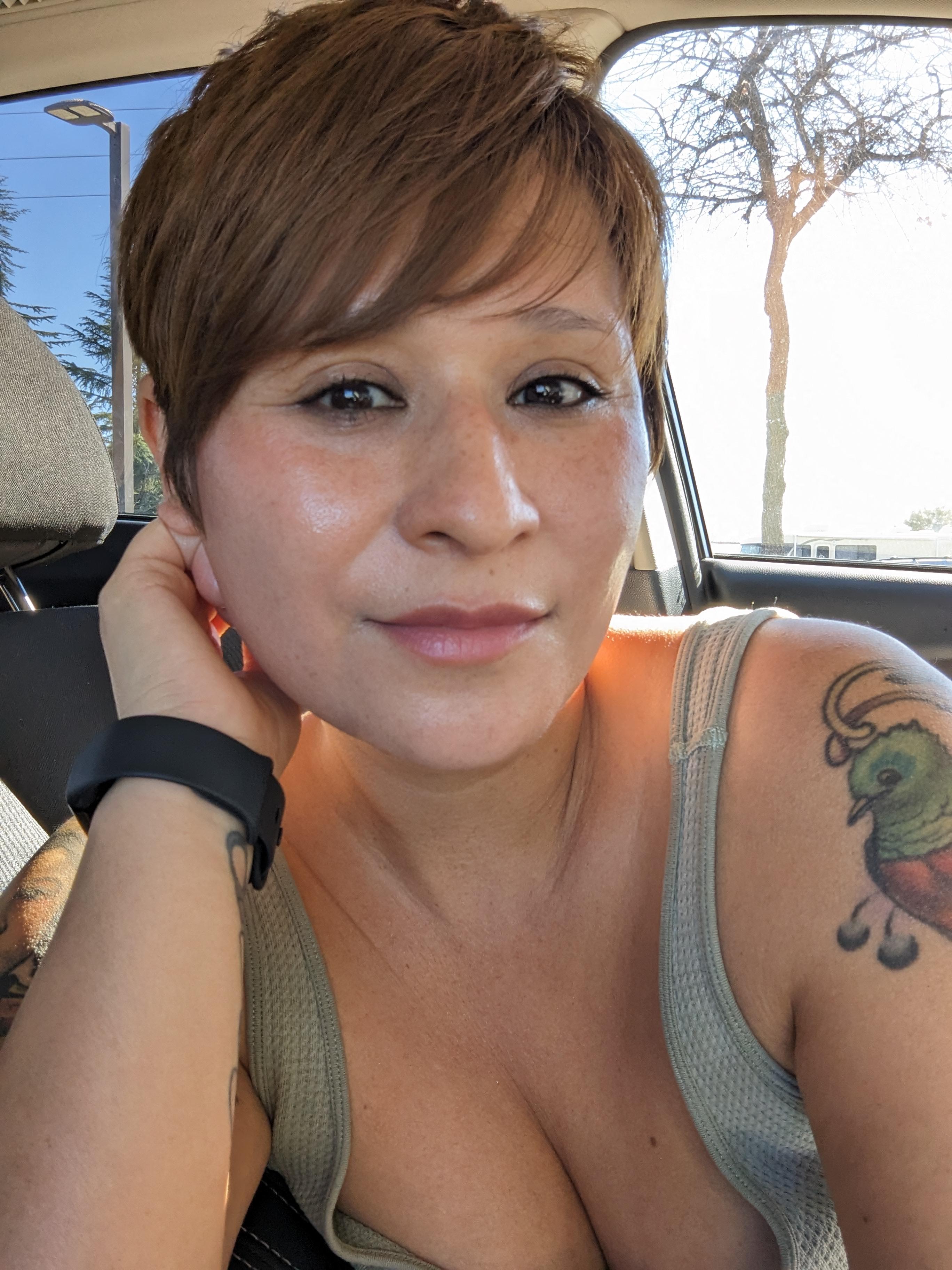 Car selfies and short hair are the best. : shorthairedhotties