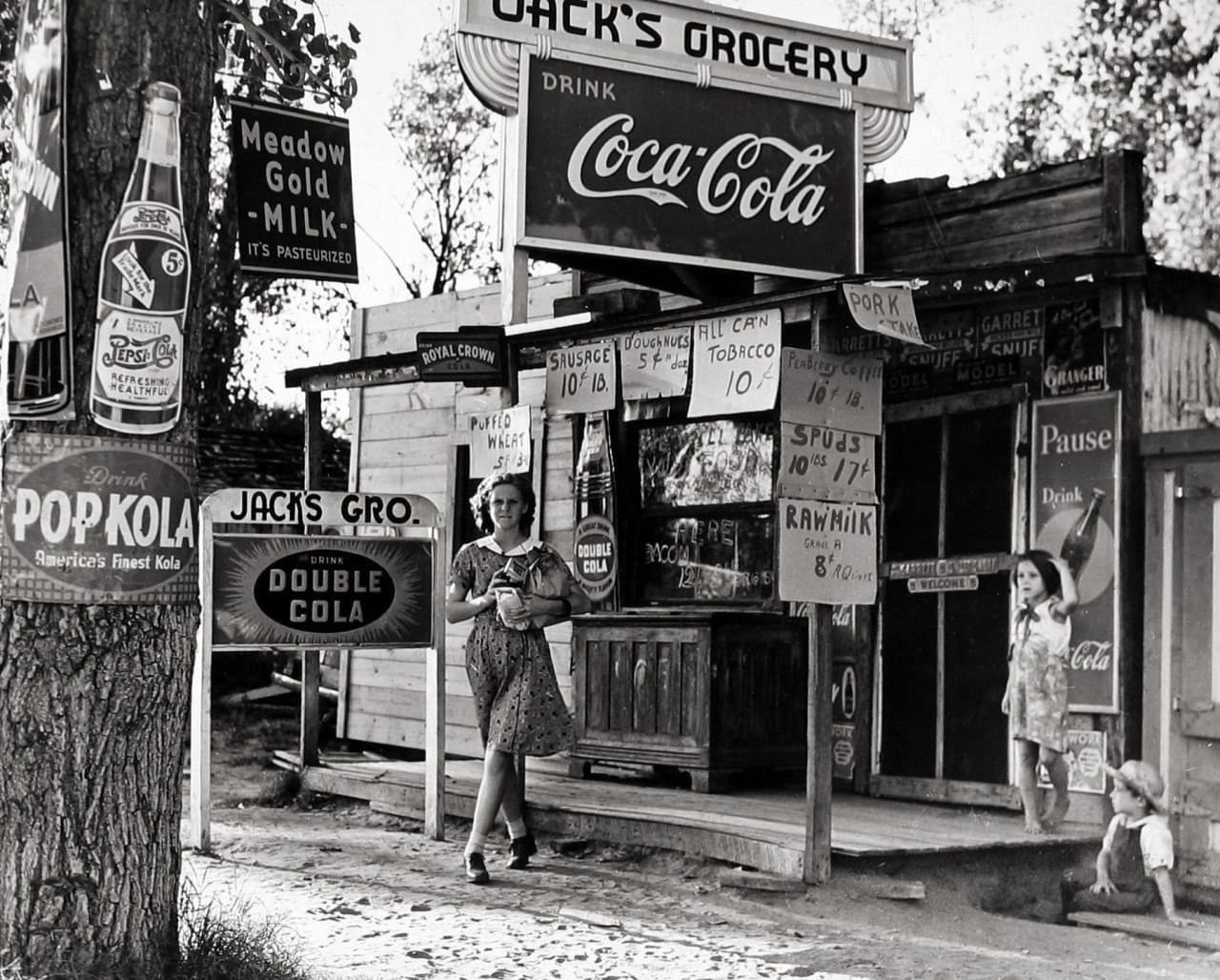 Country store in Oklahoma, 1940. r/TheWayWeWere