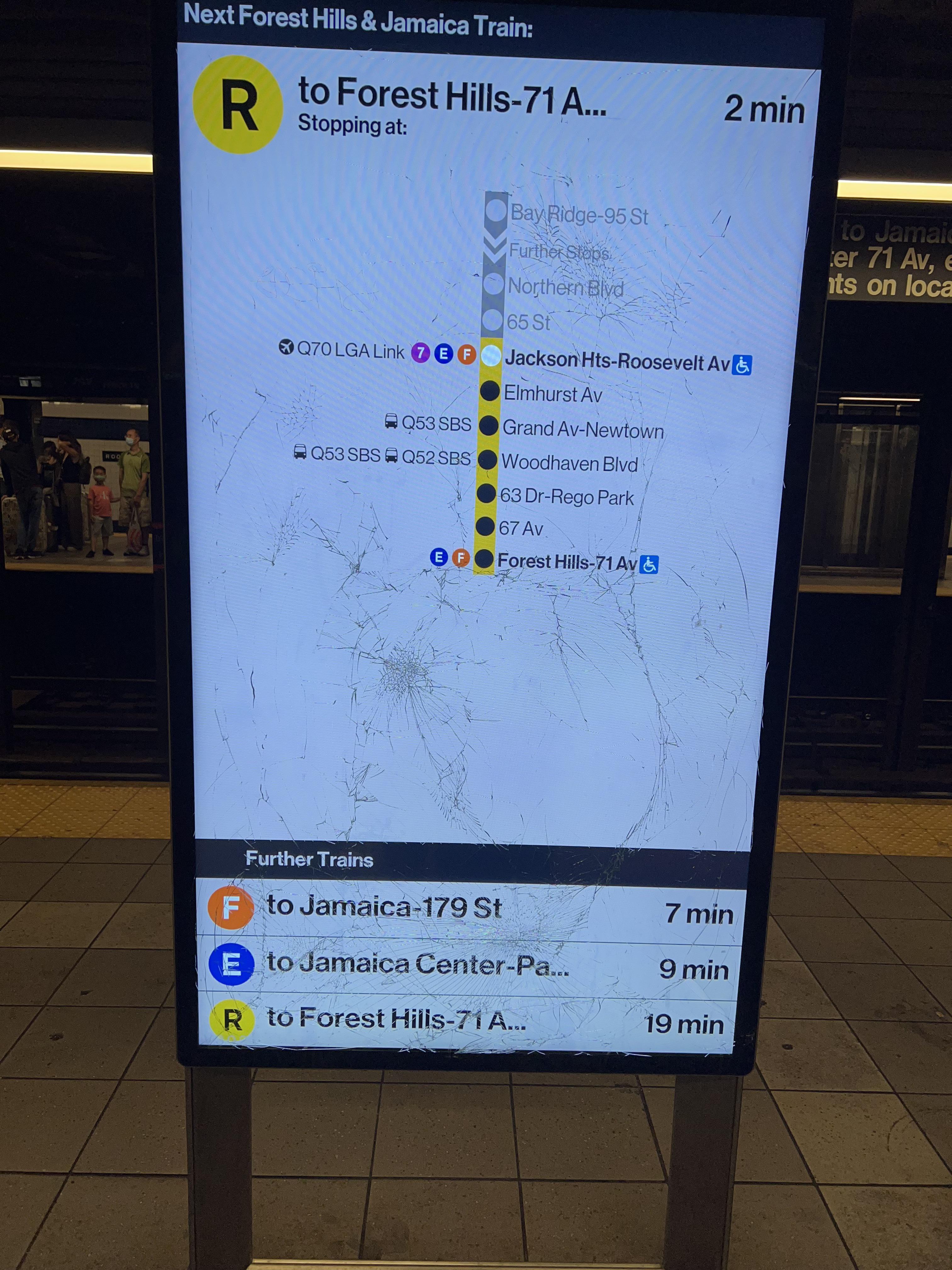 Looking at this makes me wish G trains were extended to Forest Hills