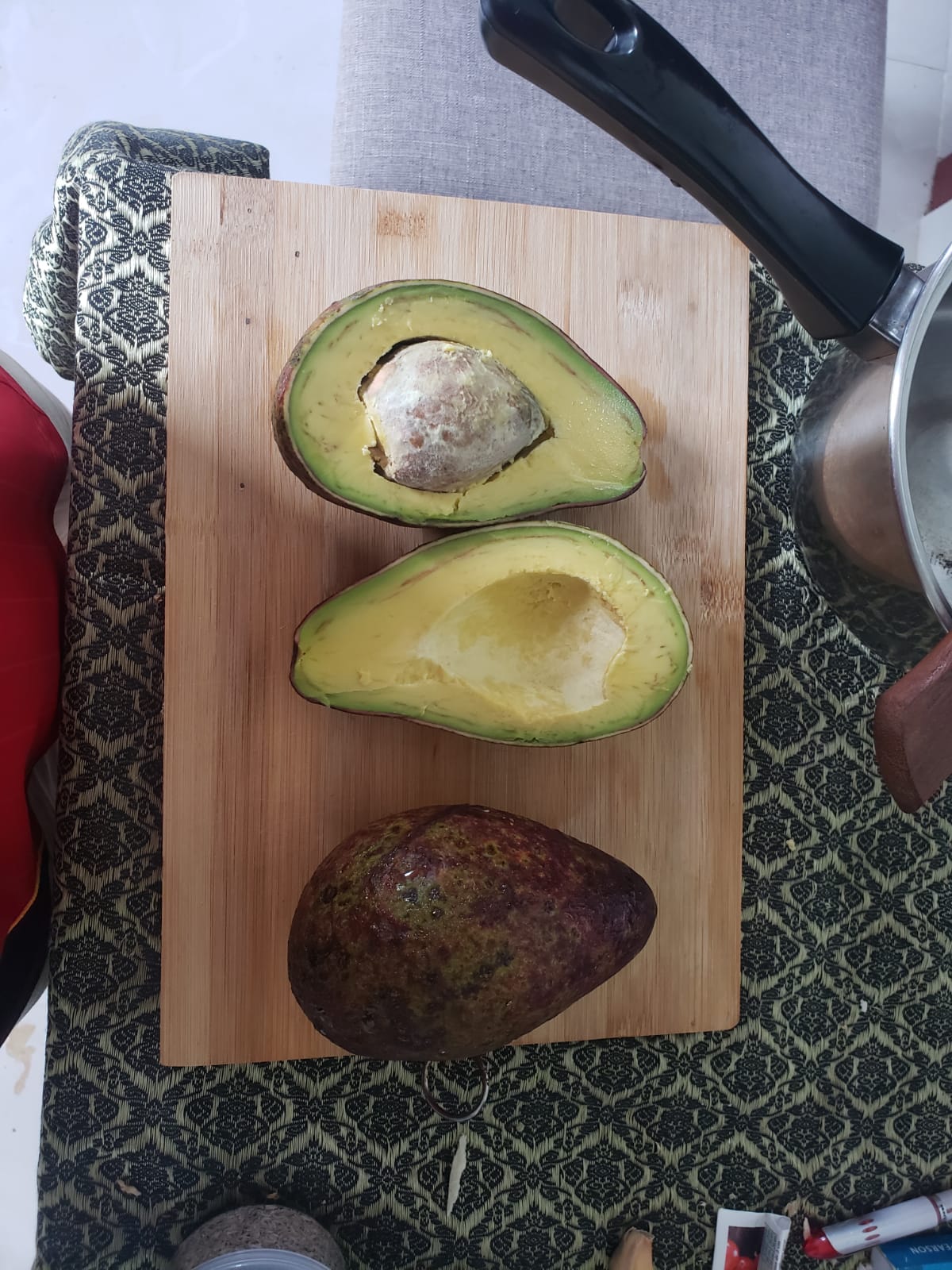 What is the white in my friends avocado? r/KitchenConfidential