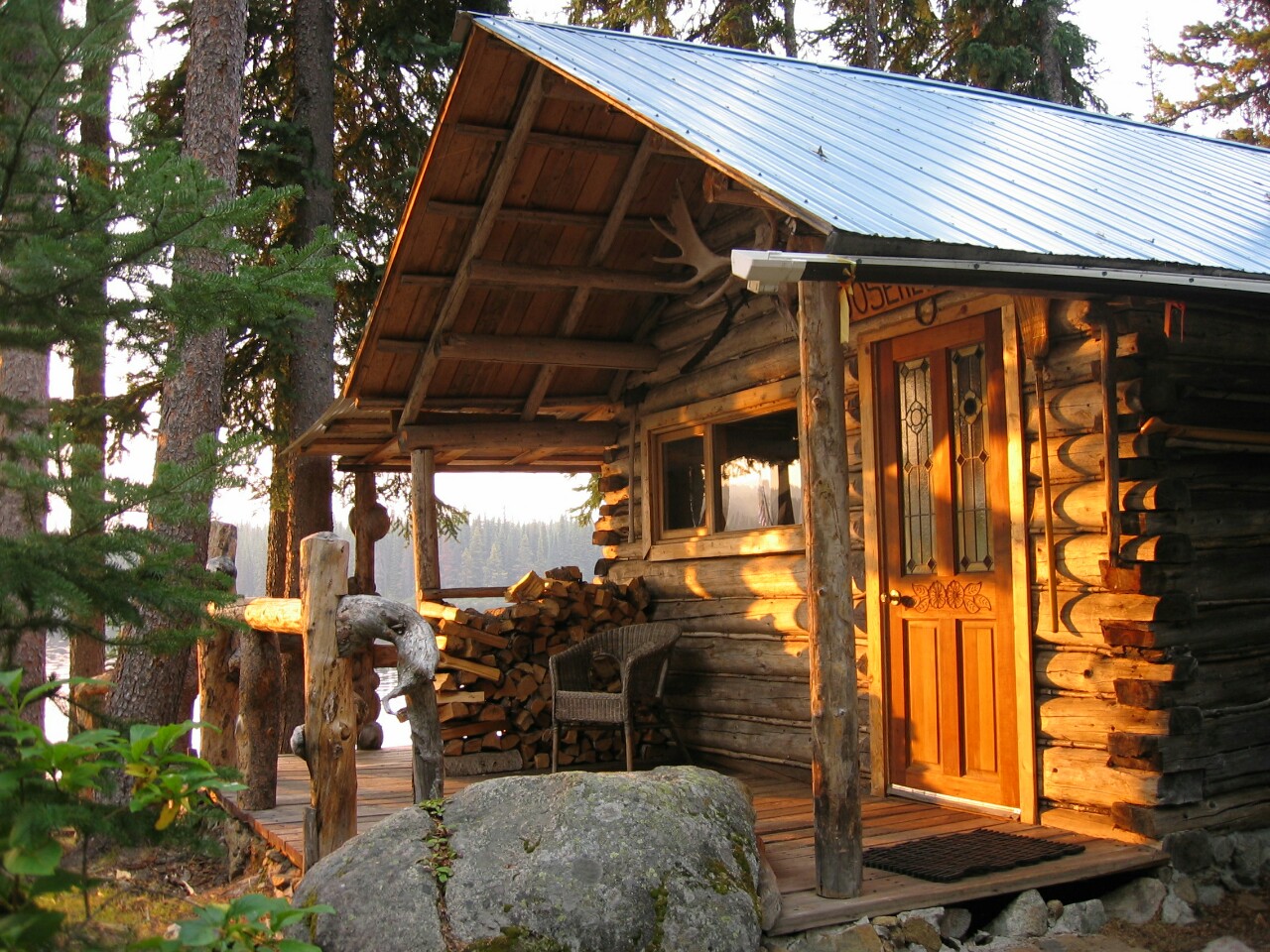 Fly Fishing Lodge in British Columbia, Canada repost from r/CabinPorn
