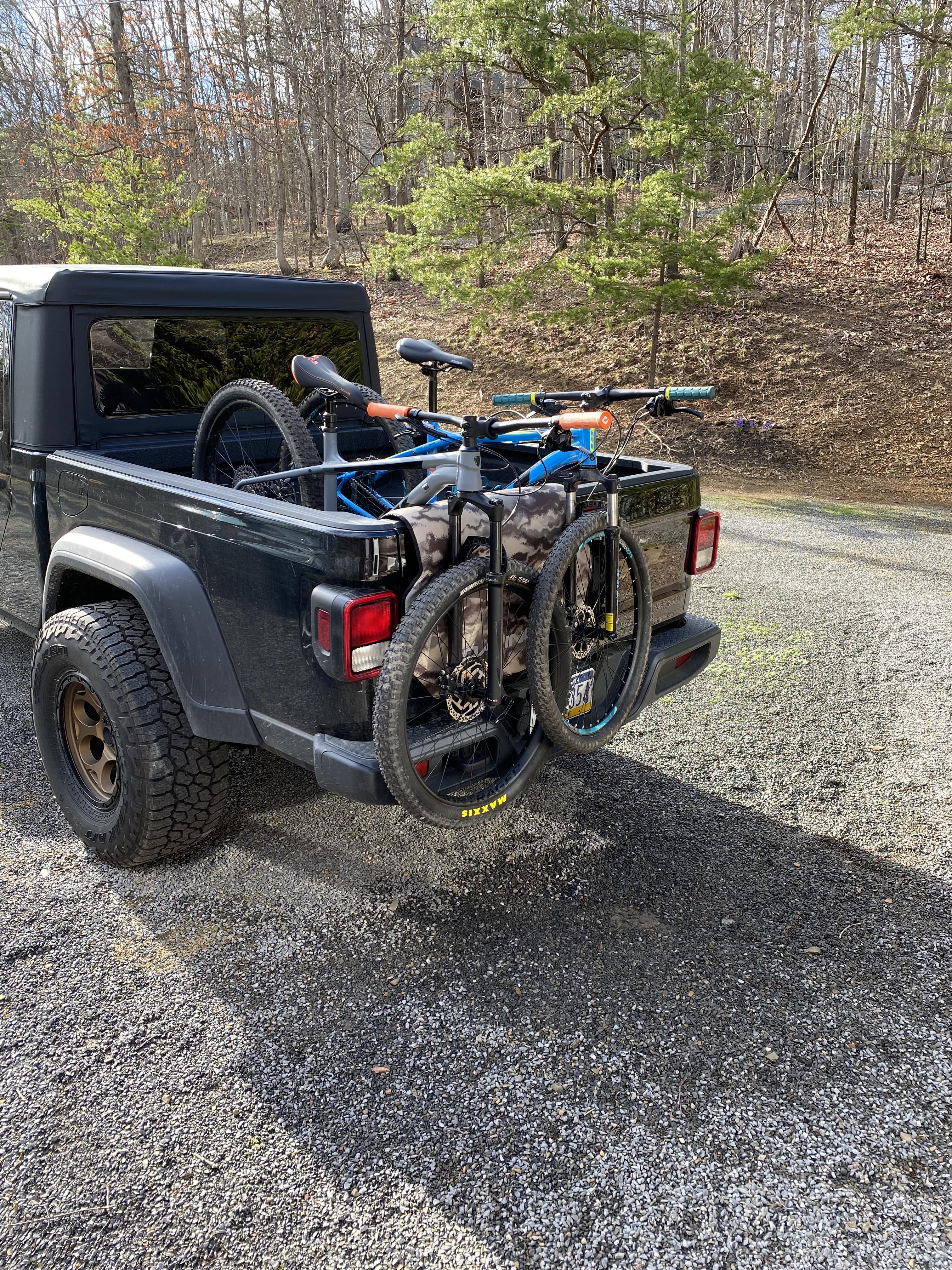 Dakine Halfside Tailgate Pad JeepGladiator