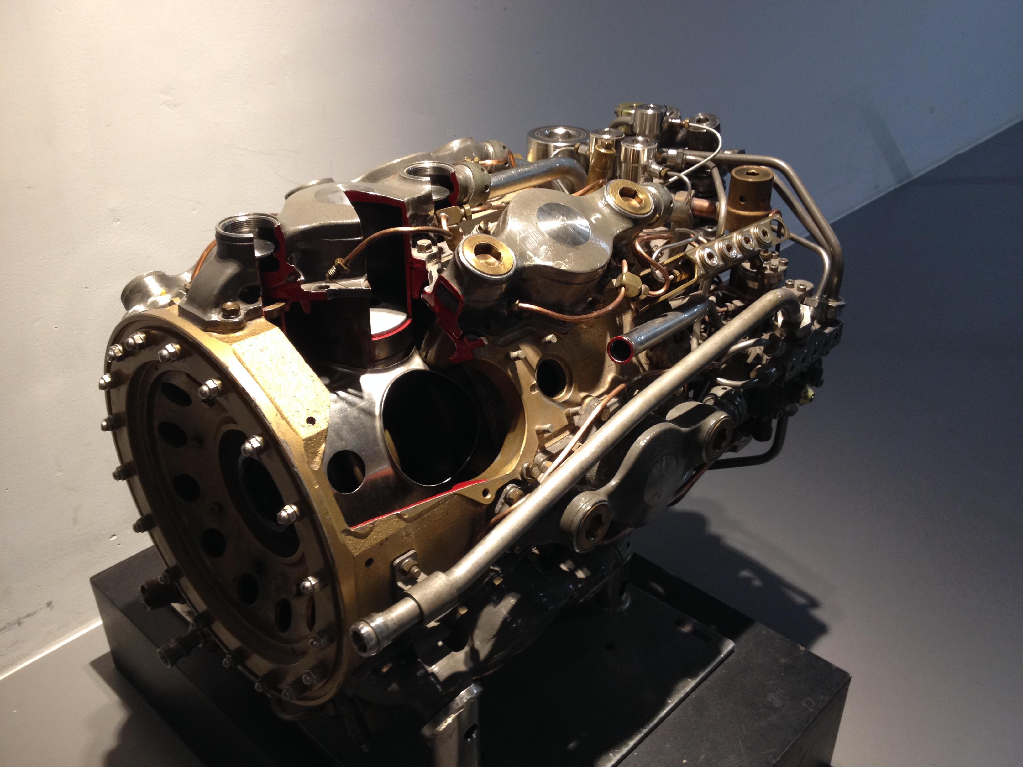 Brass engine from a vintage torpedo [3264x2448] : r/MachinePorn
