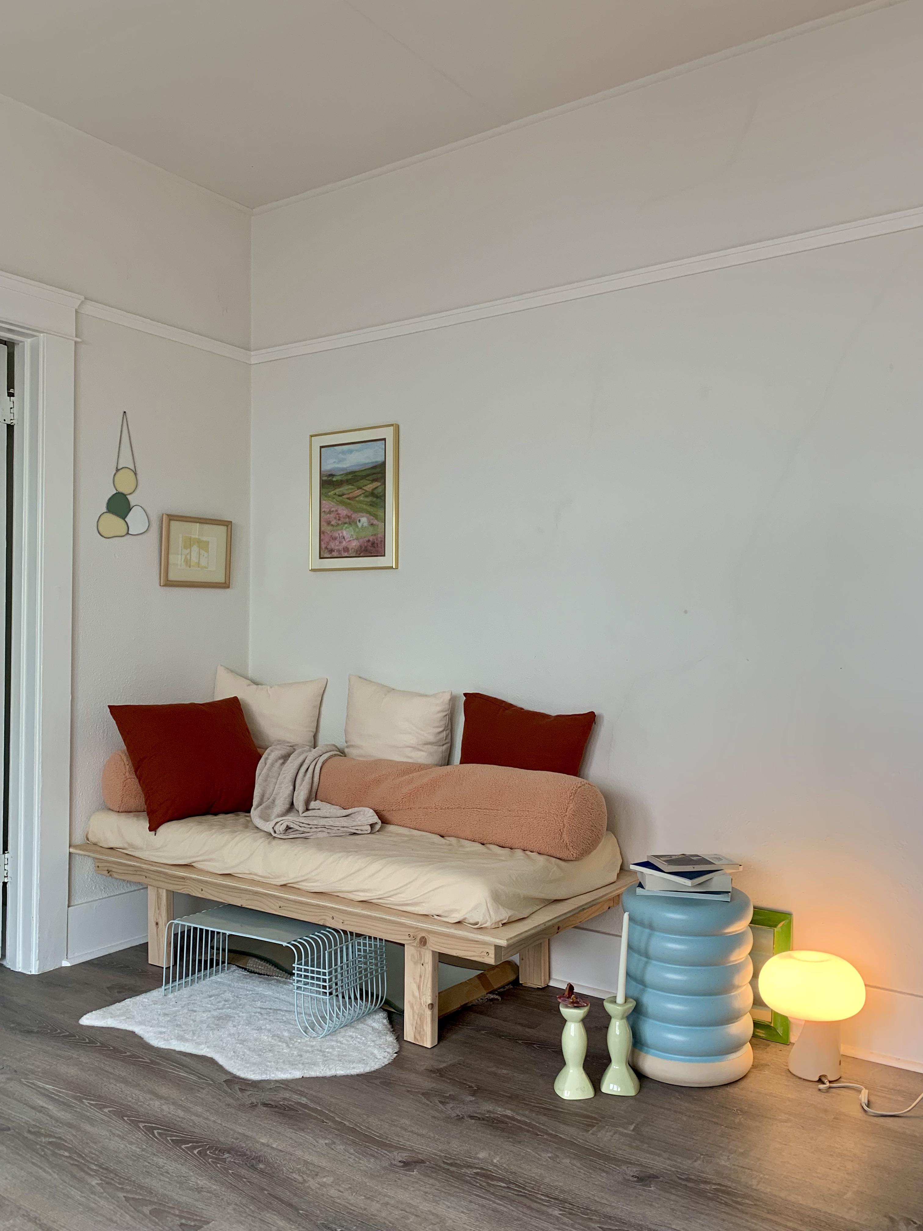 my favorite corner in my office space! feeling so lucky to have