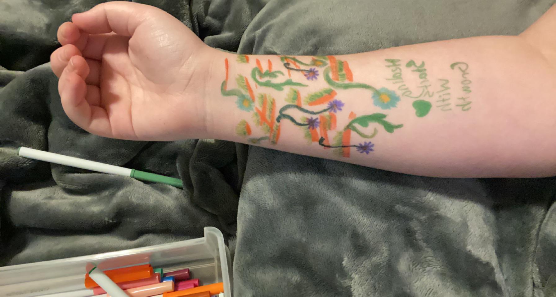 {TW DRAWING OVER SCARS} i drew really lovely plants and vines growing