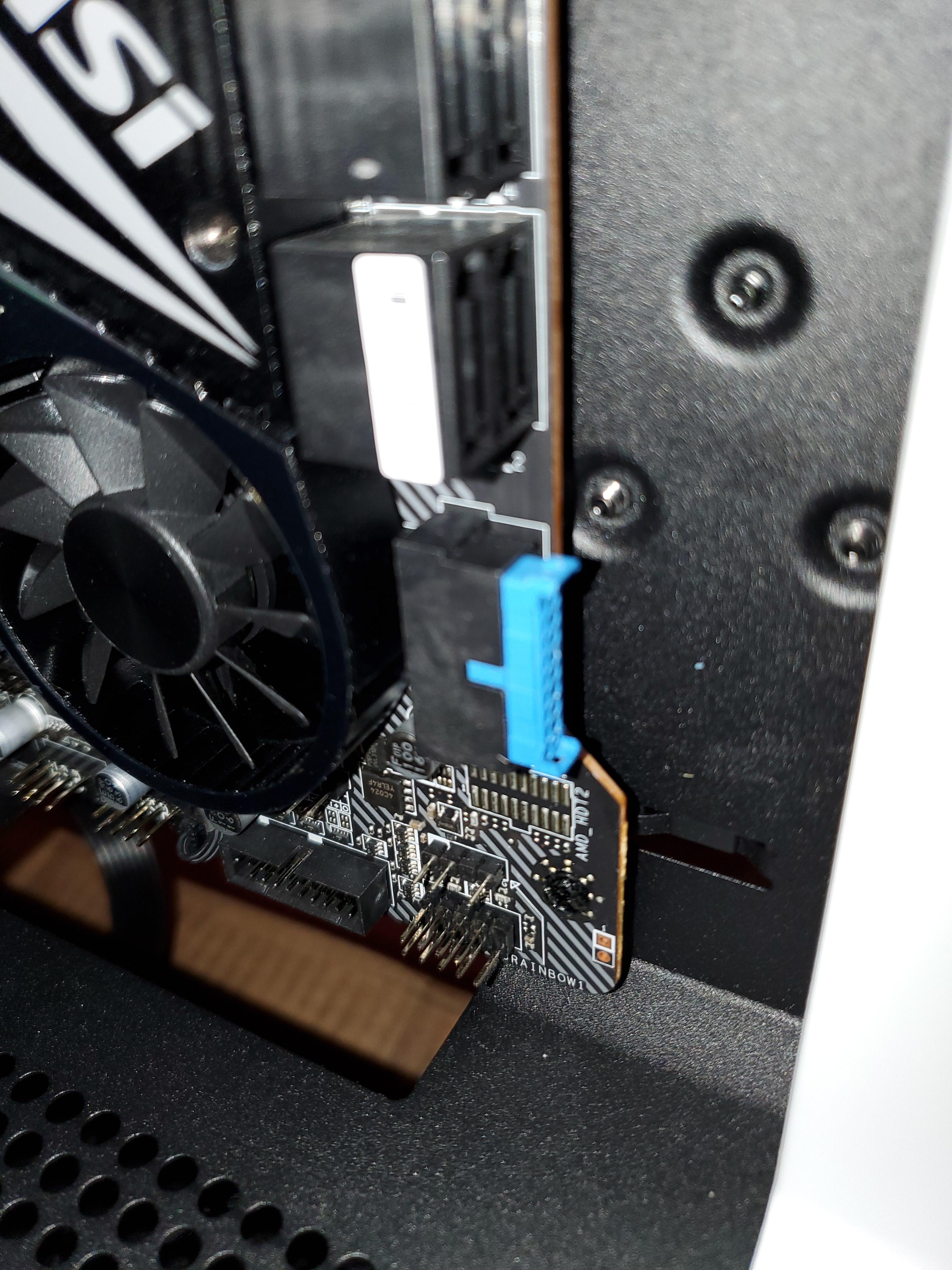 How to remove plastic head of SATA power connector? MSI