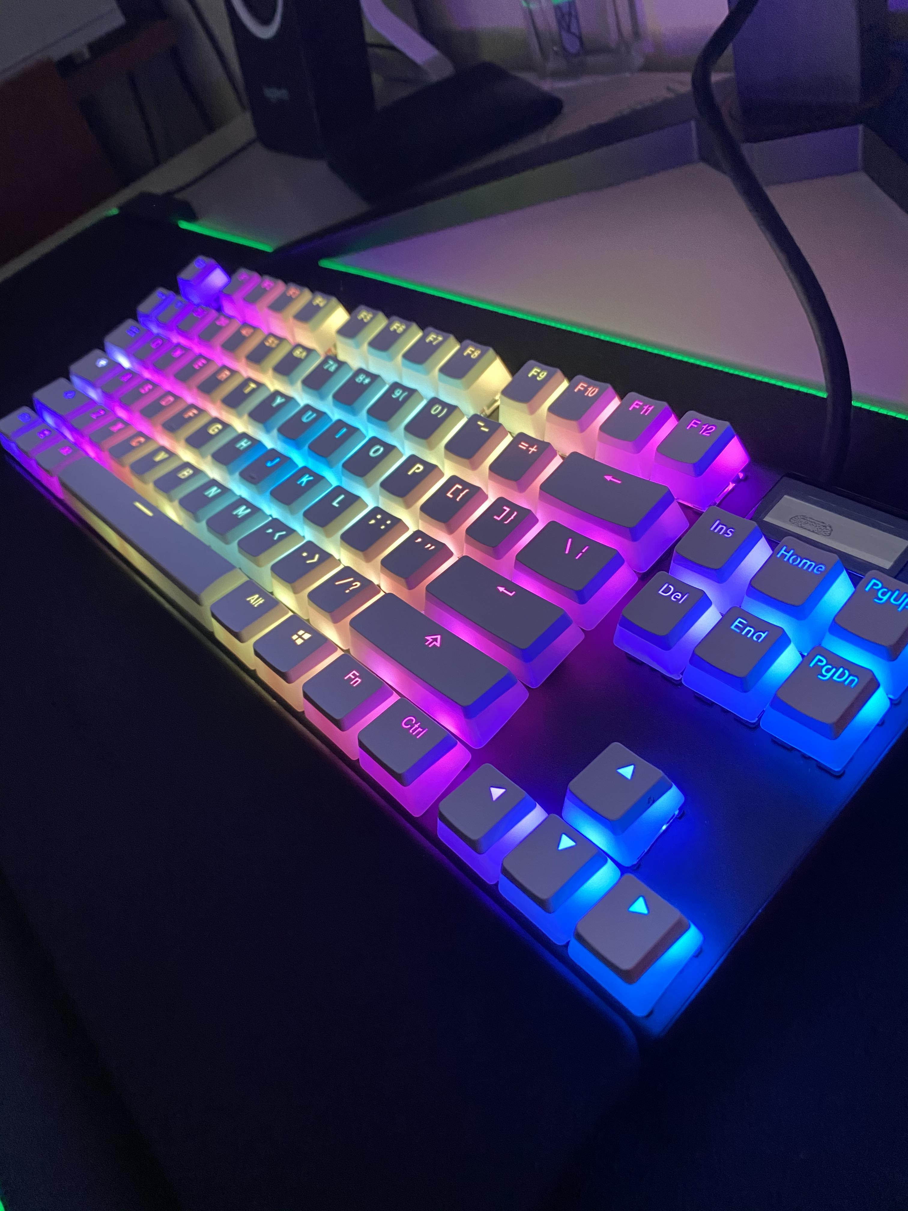 Got some white pudding keycaps for my Apex 7 TKL! r/steelseries