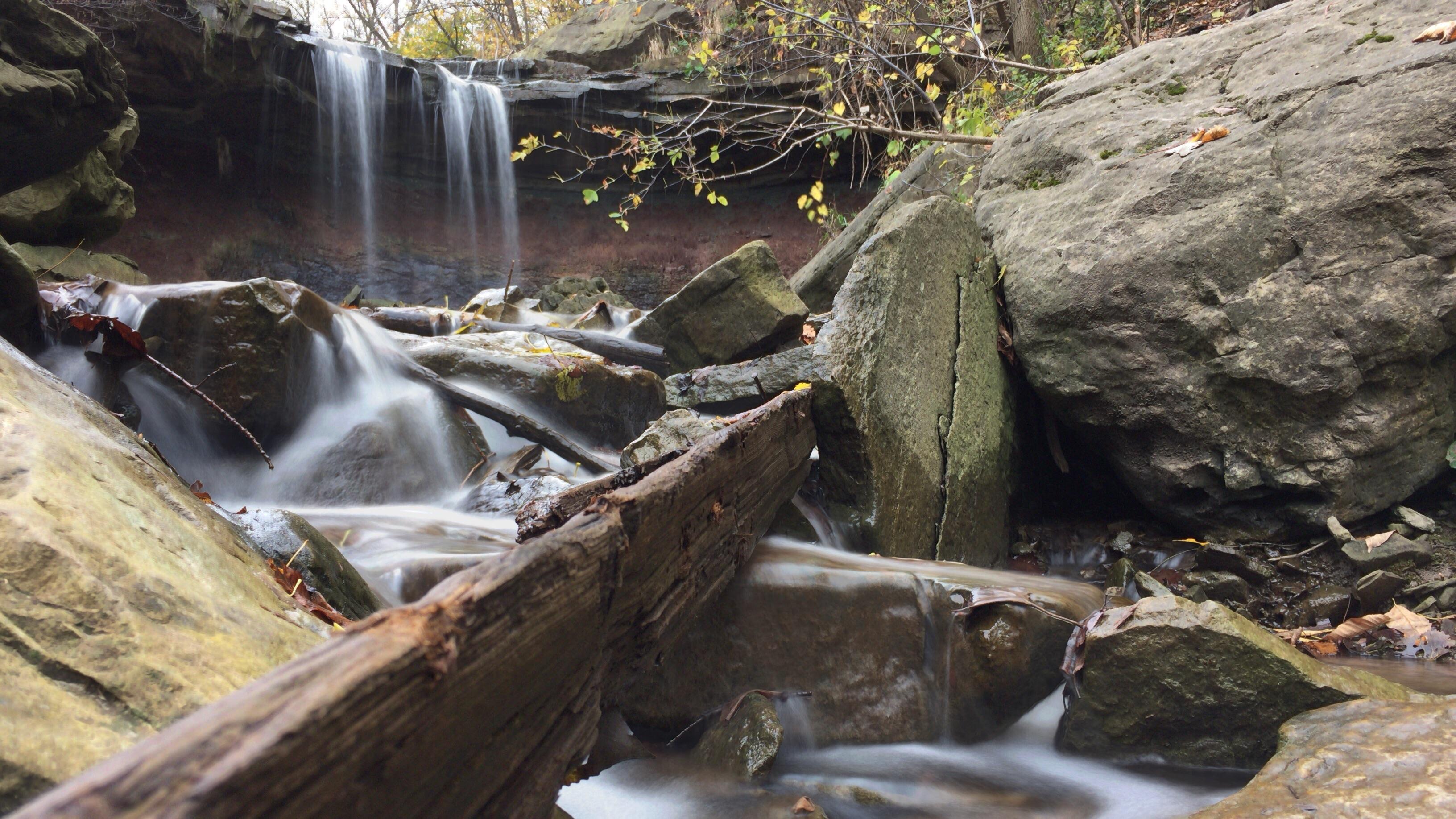 Near Devil’s Punch Bowl Hamilton, Canada (OC) [3264x1836] r/EarthPorn