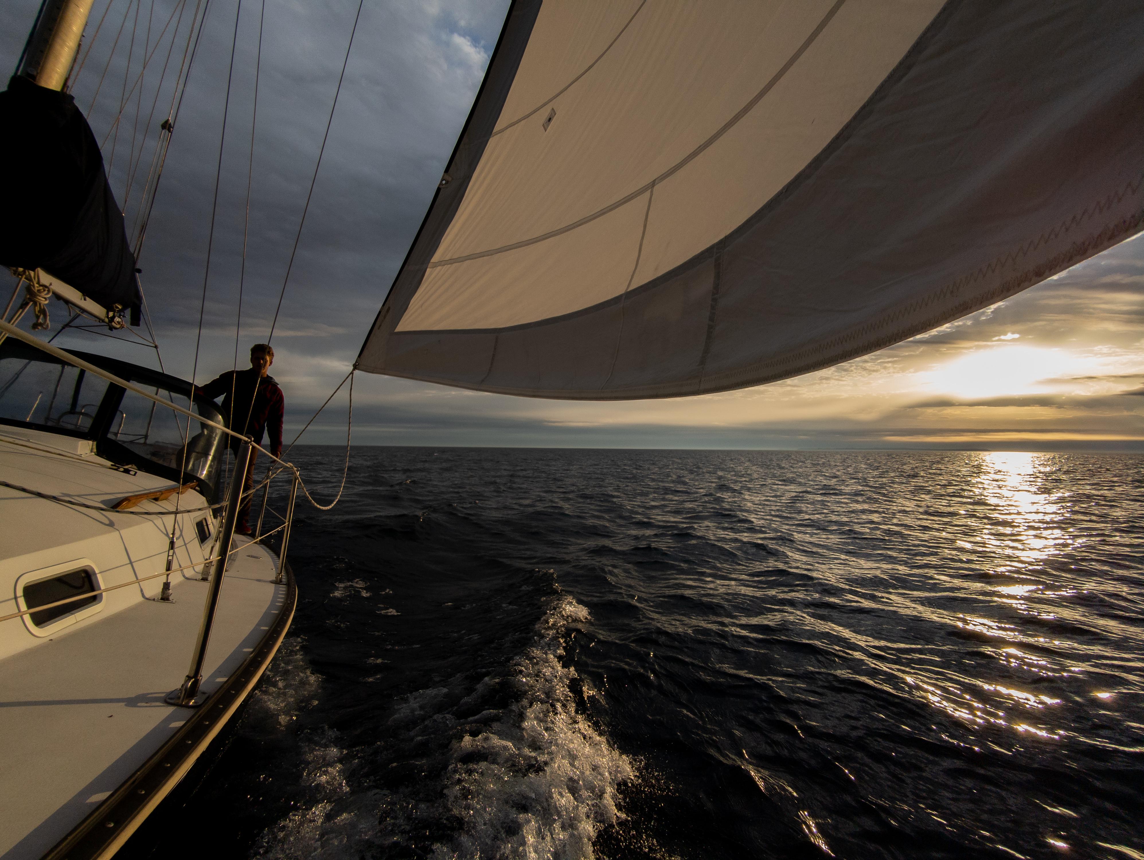 Beautiful trip on the great lakes with my new (to me) boat! r/sailing
