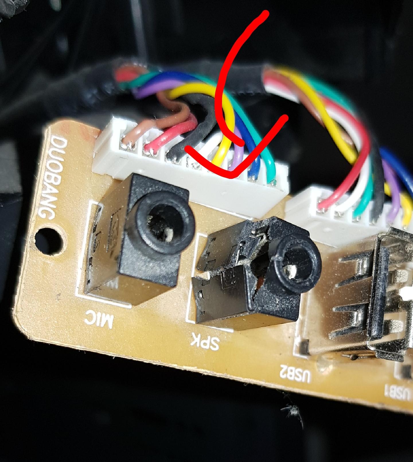 Can I fix my audio jack? : r/techsupportgore