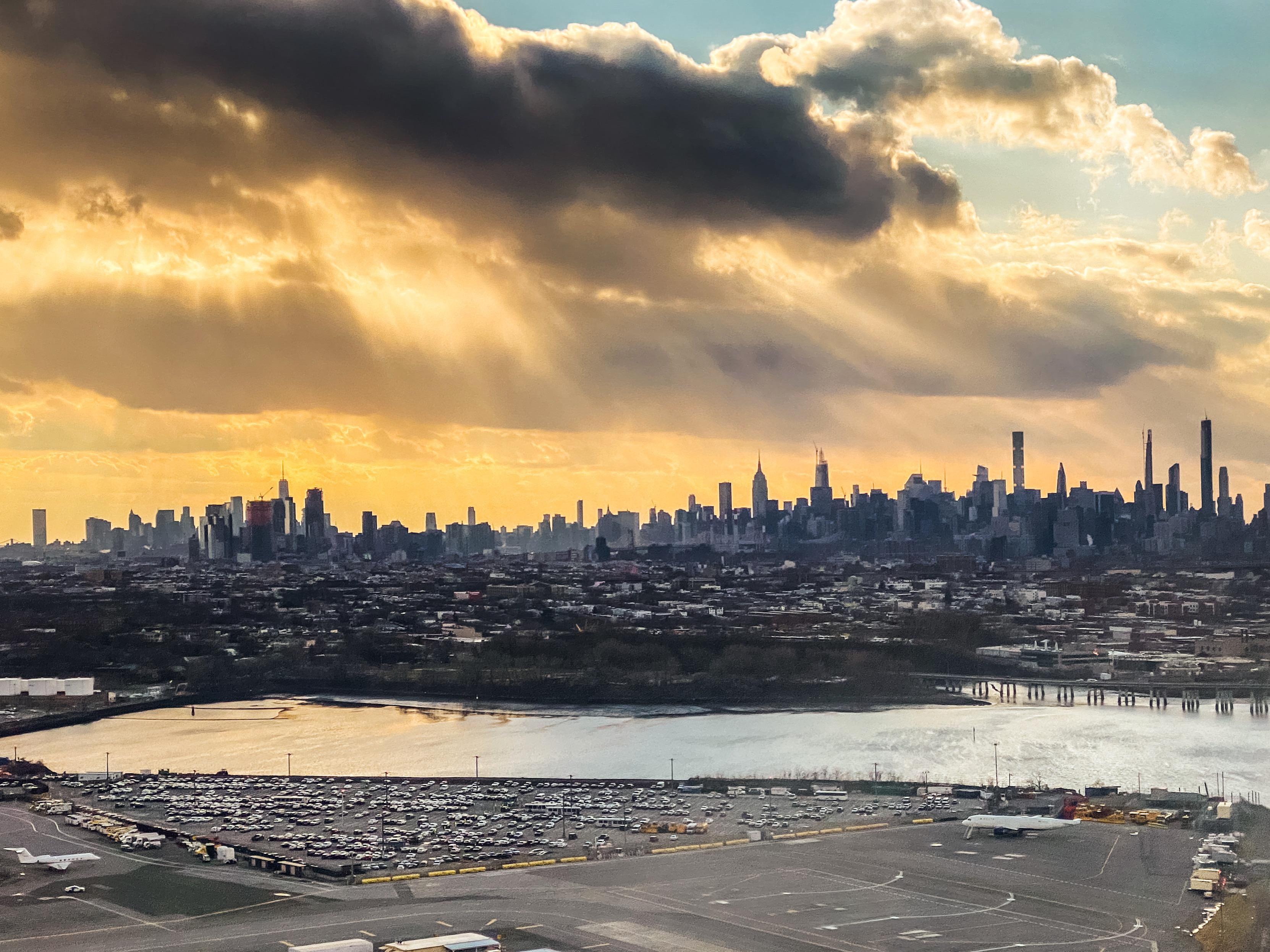 NYC Skyline viewed from LaGuardia Airport on takeoff r/skylineporn