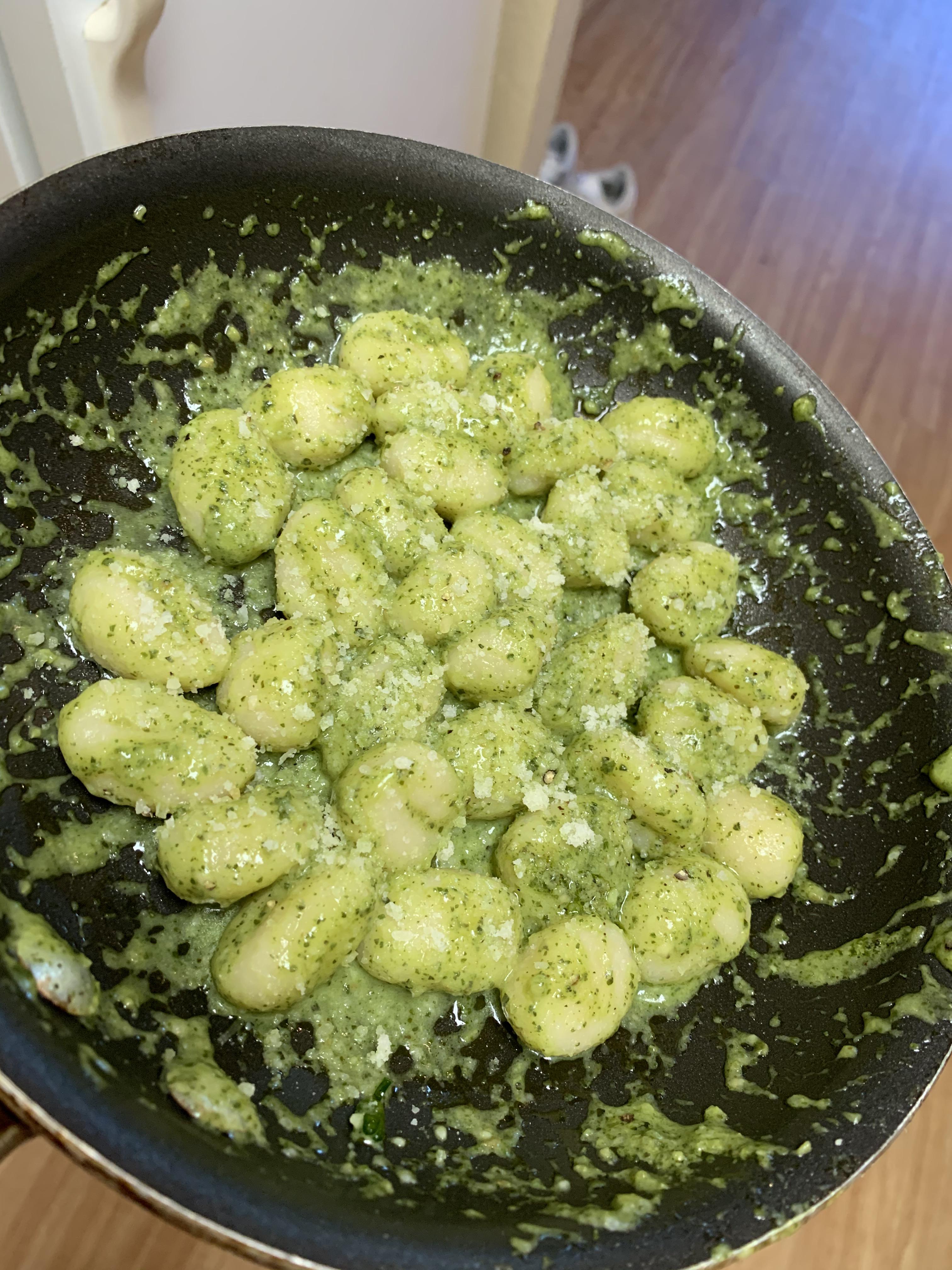 Pesto gnocchi r/FoodPorn