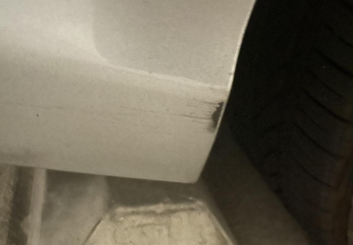 Scratch, can it just be solved with touch up paint? r/Cartalk