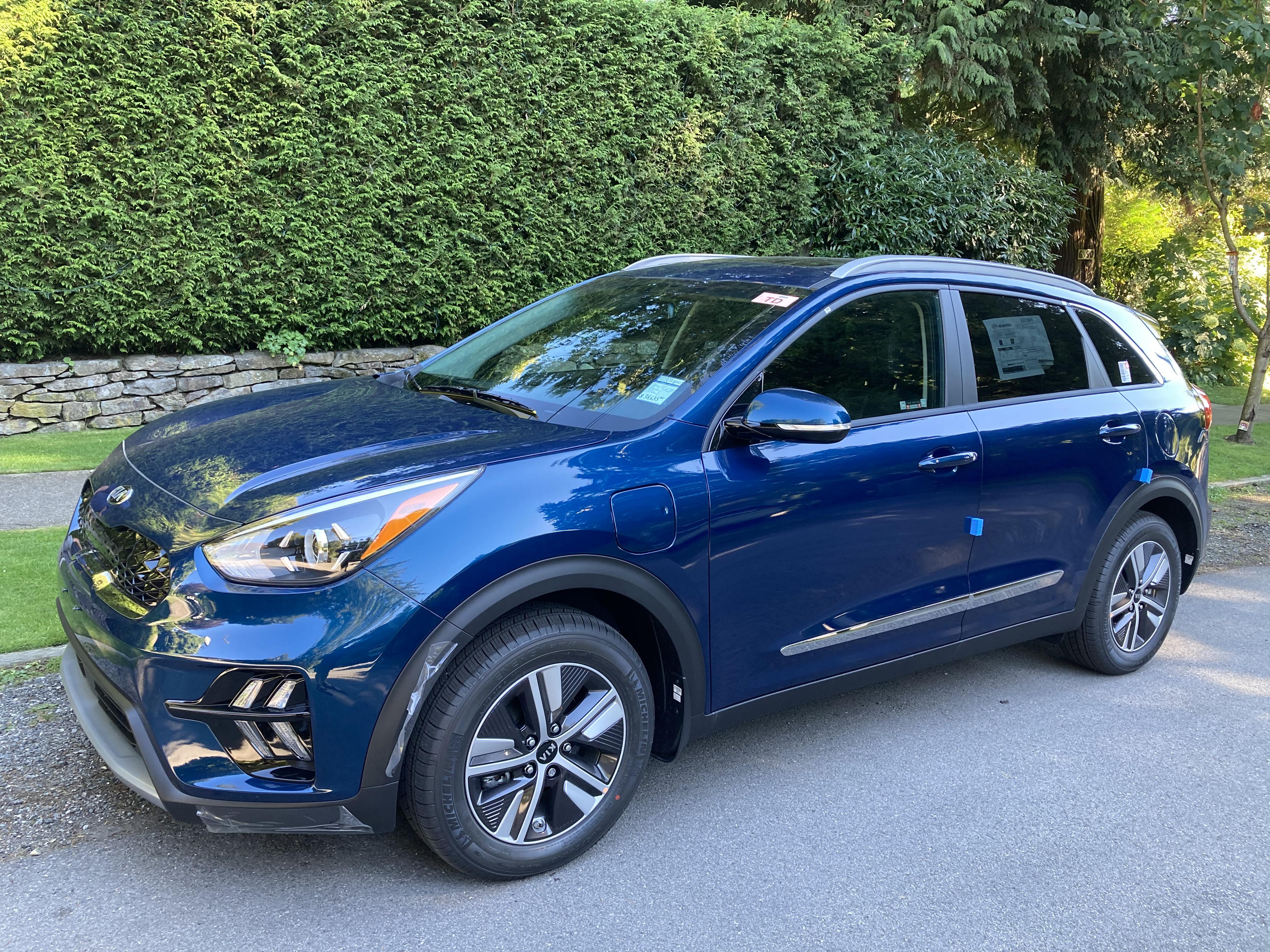 I just bought a 2020 Niro PHEV in Ocean Blue. r/KiaNiro