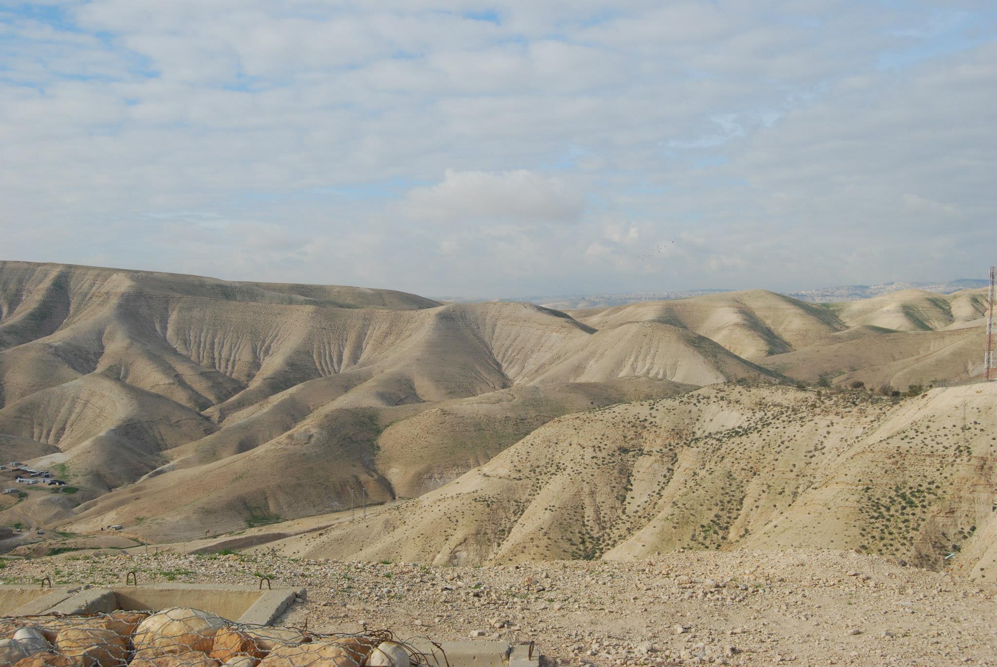 The massive hills of the Judaean Desert, Israel. [2048 x 1371] [OC] r