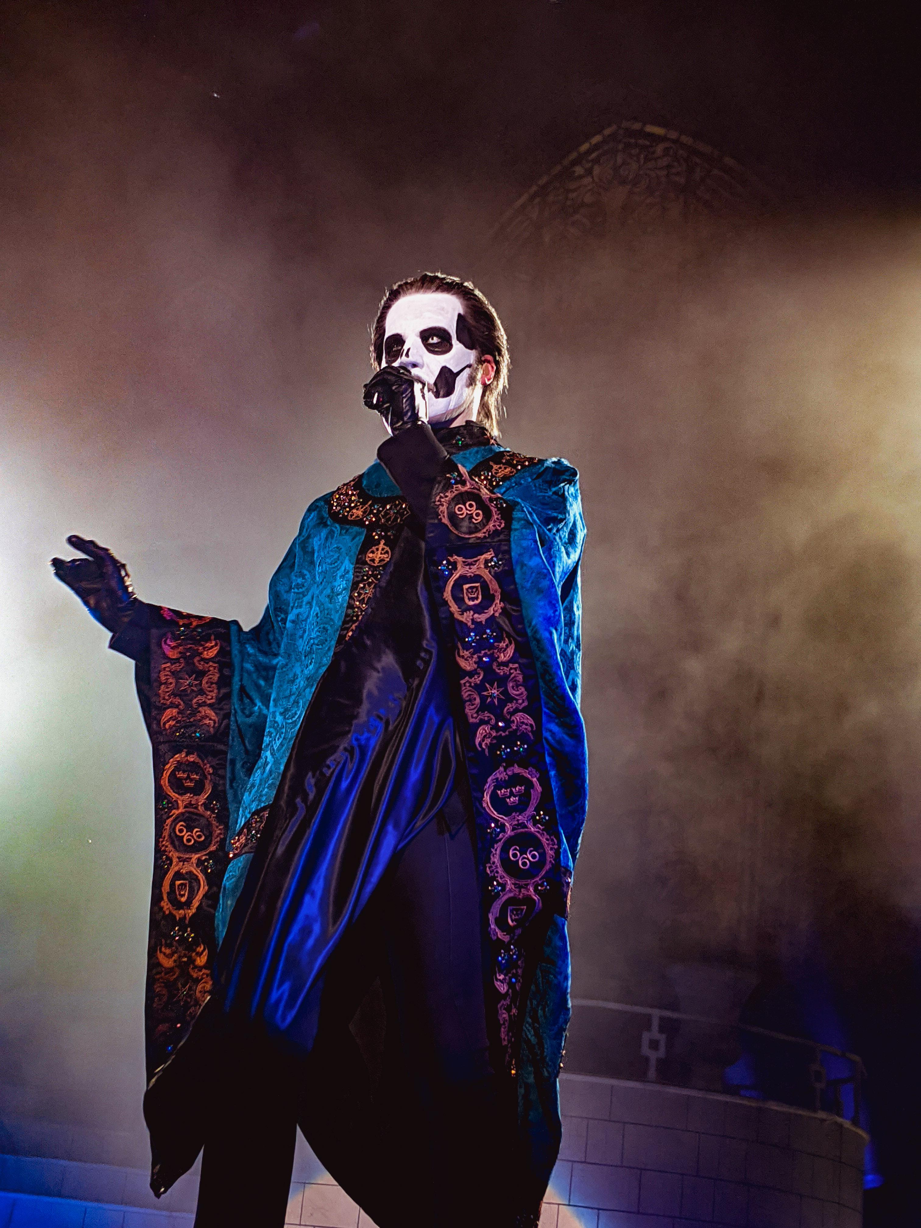 A more full body shot of Papa IV r/Ghostbc