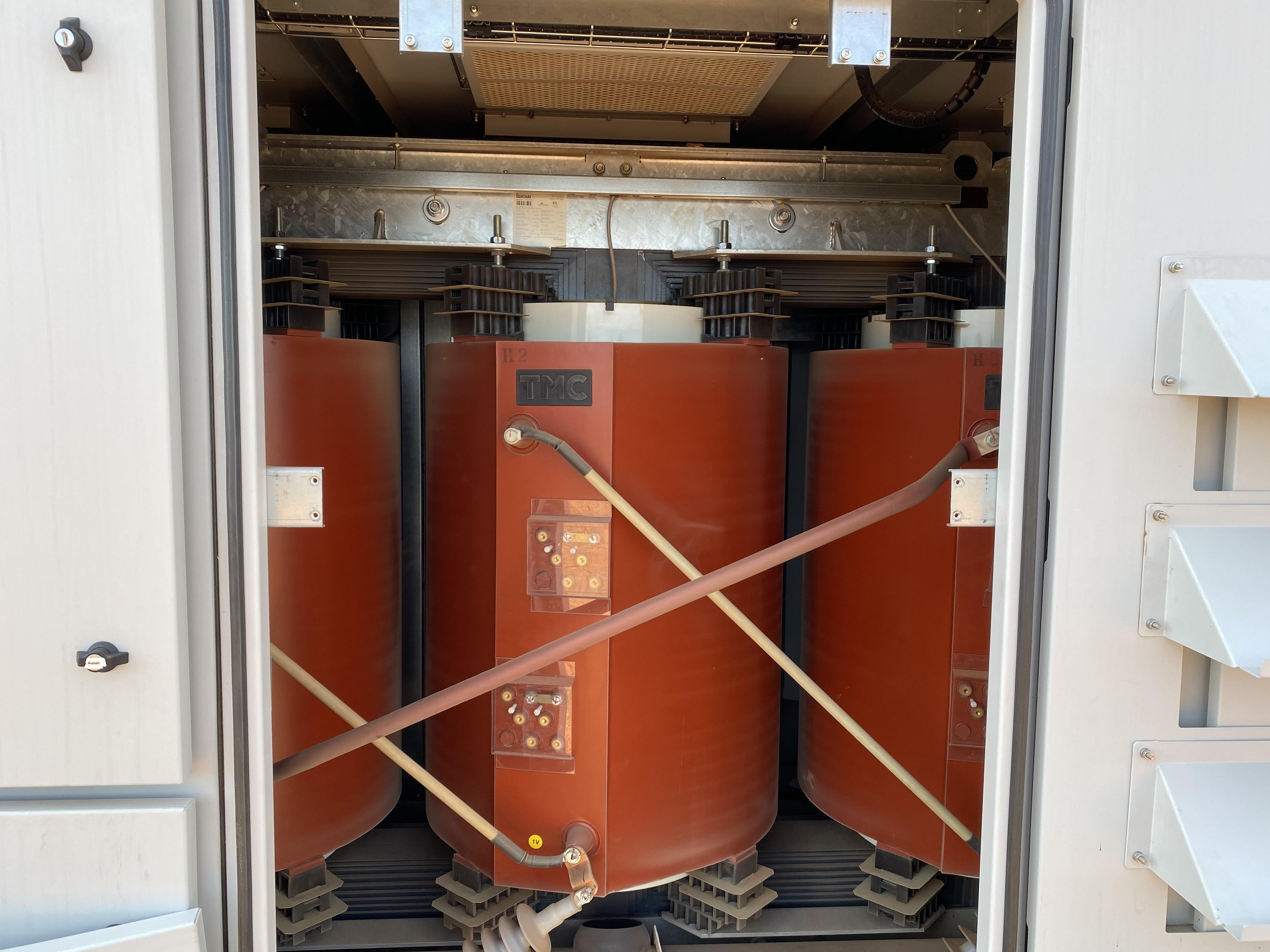 Inside a solar inverter. r/electricians