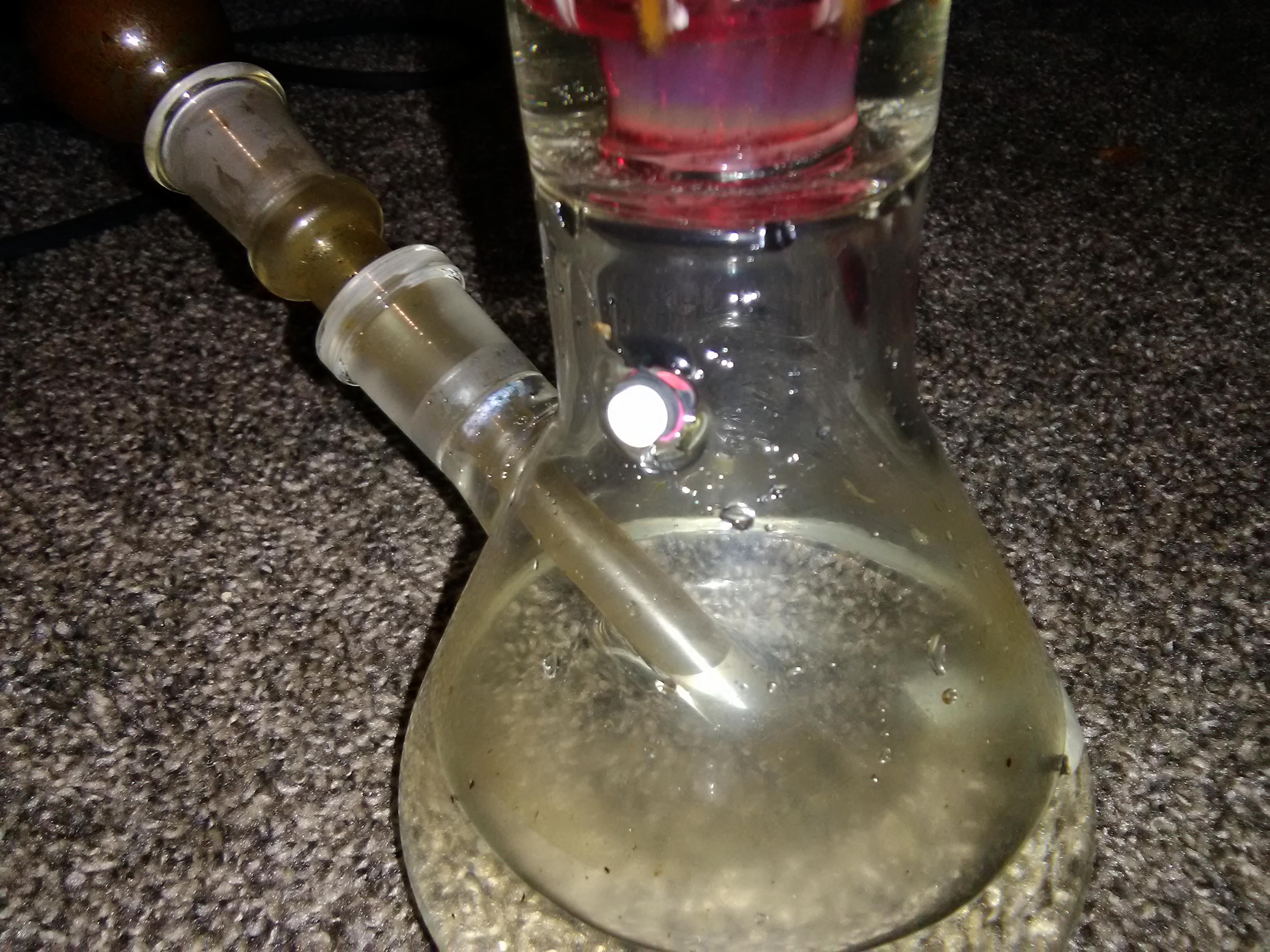 I didn't realise my bong came with a carb hole, so I plugged it. r