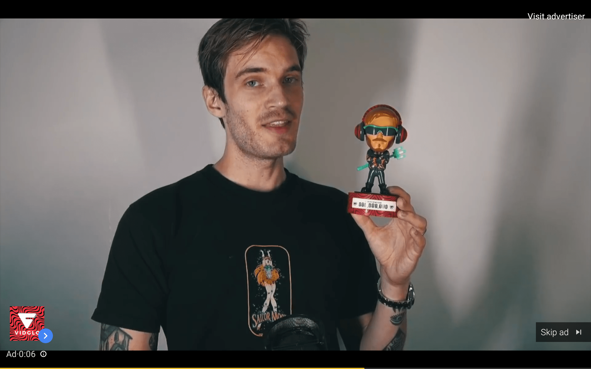 I got a pewdiepie figurine ad on a YouTube video r/PewdiepieSubmissions