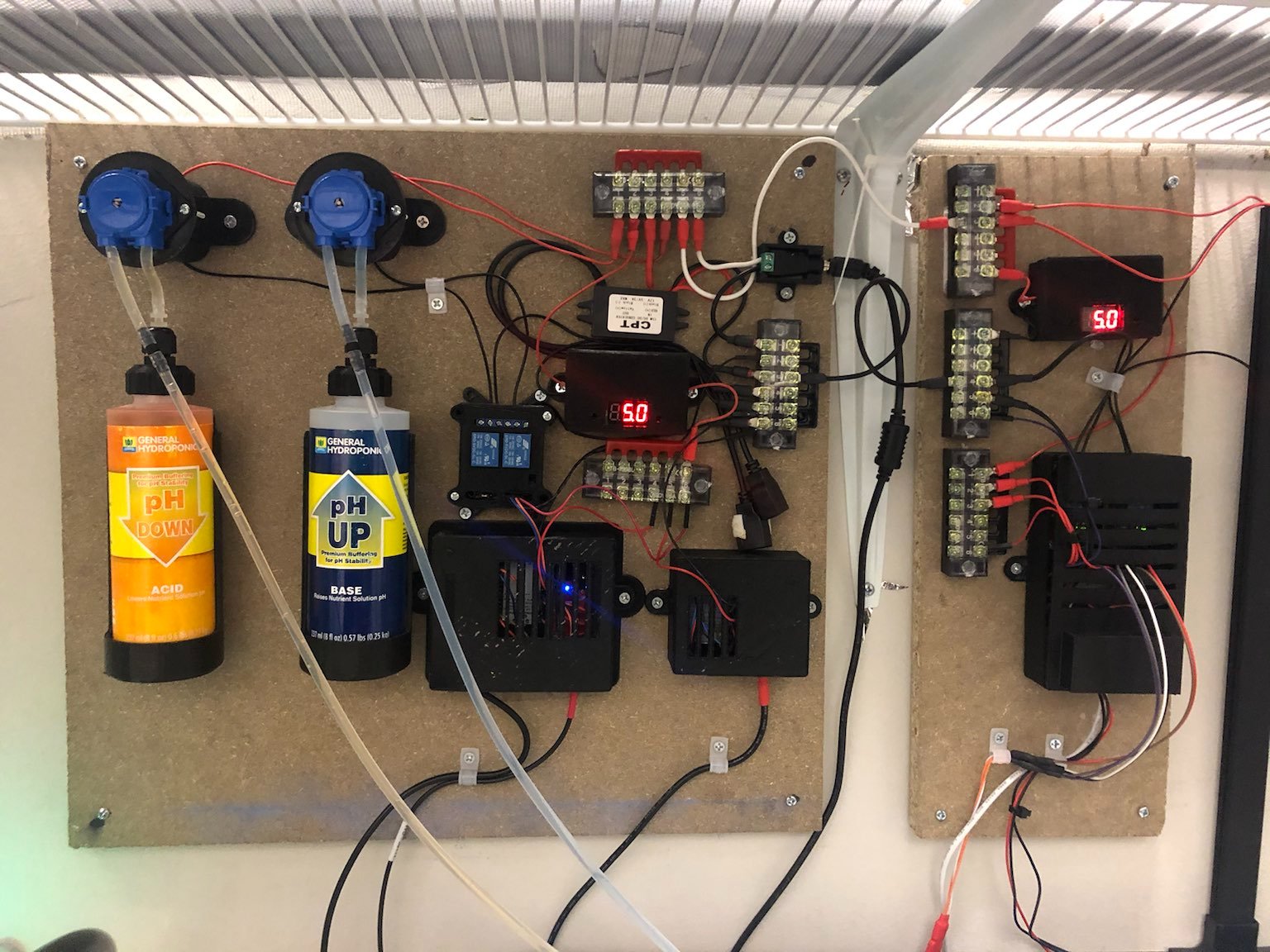 Aerogarden vs Tower Garden Hydroponics