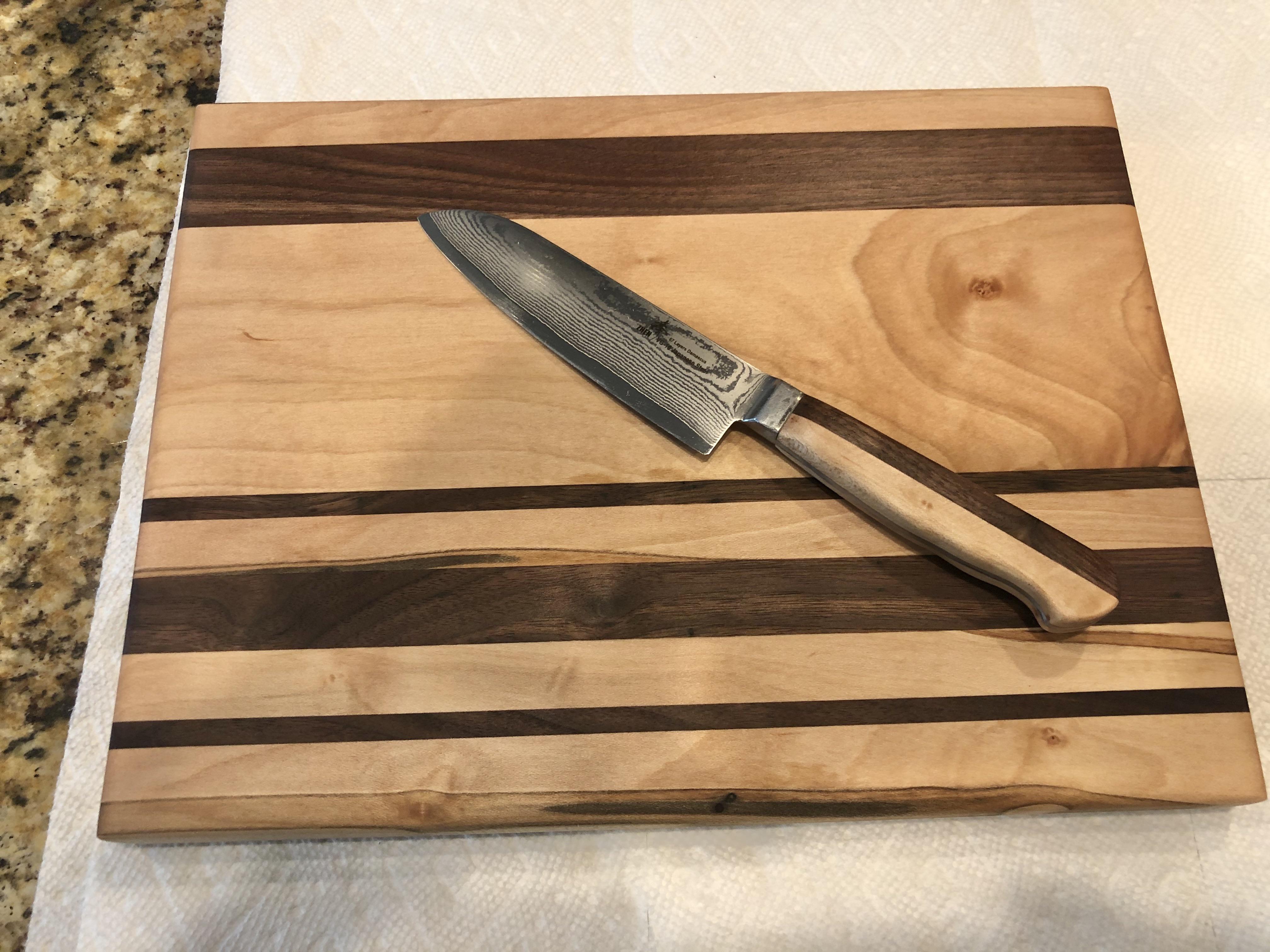 I made a bar cutting board and matching knife (handle only) for my dad! r/woodworking