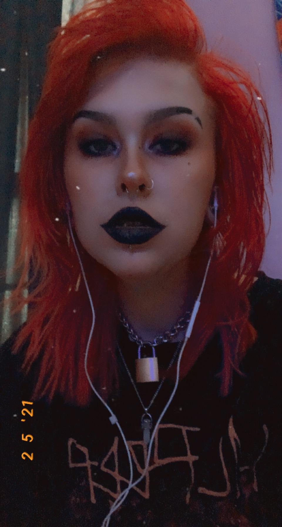 Good Afternoon Reddit 🖤 How Are You Guys Doing Today? : GothGirls