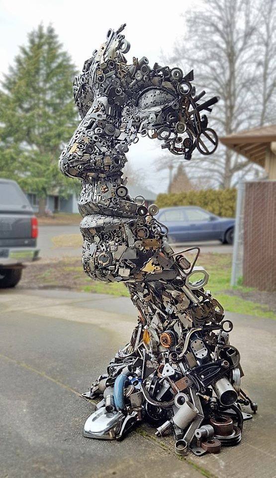 This sculpture made from scrap metal r/interestingasfuck