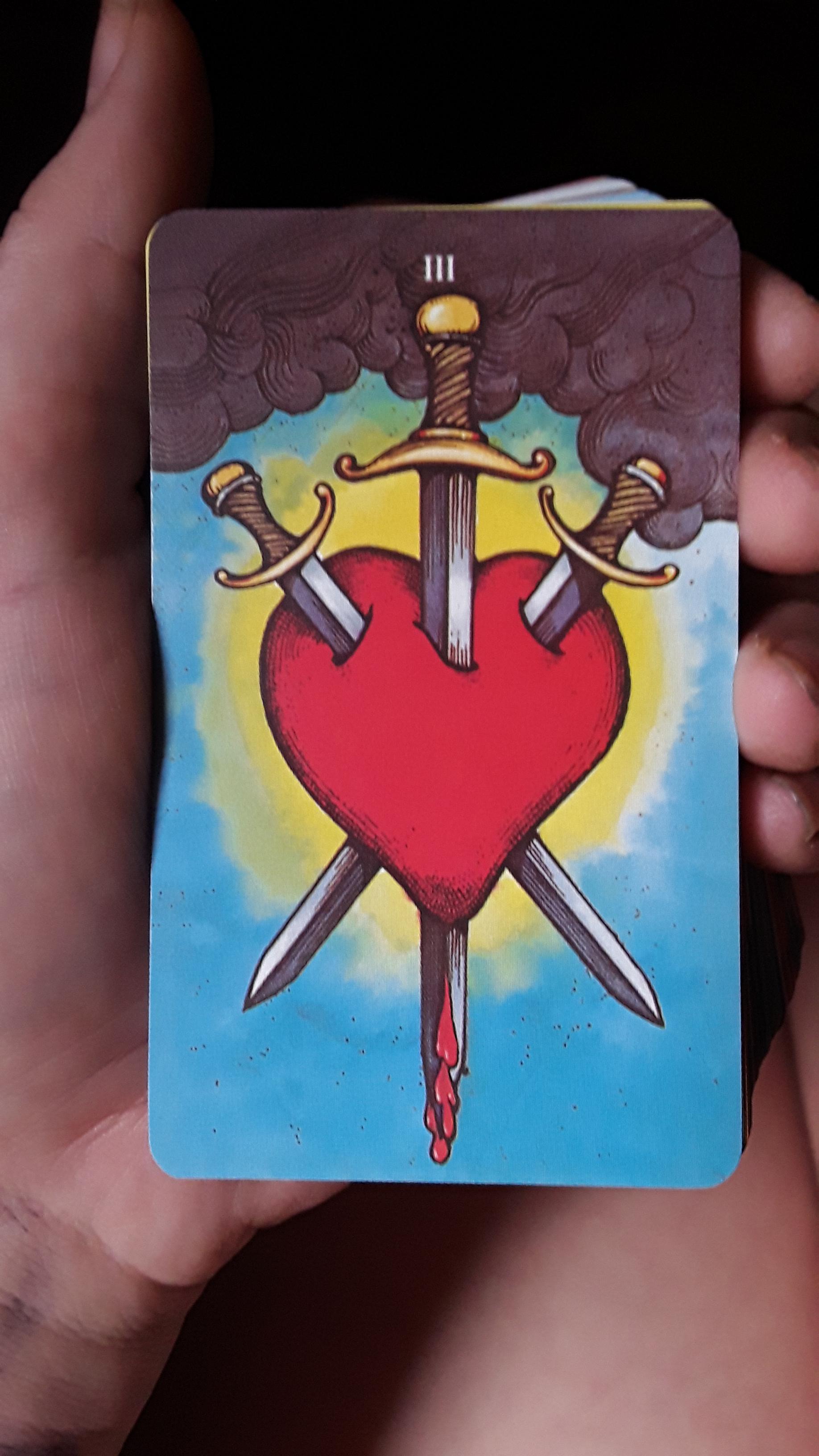 3 swords ≠ Love Triangle r/tarot