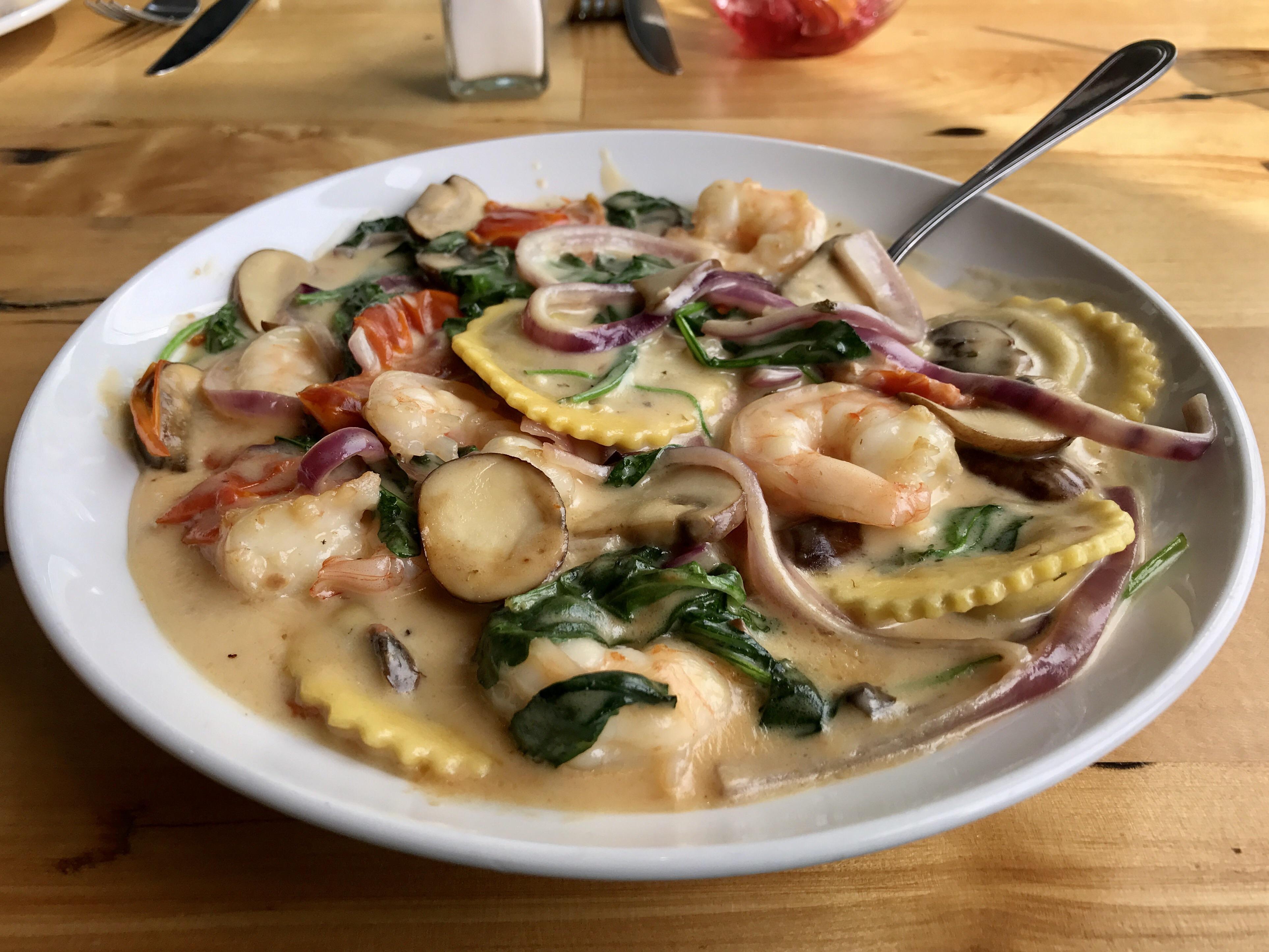 [I ate] mushroom ravioli with shrimp and vegetables. r/food